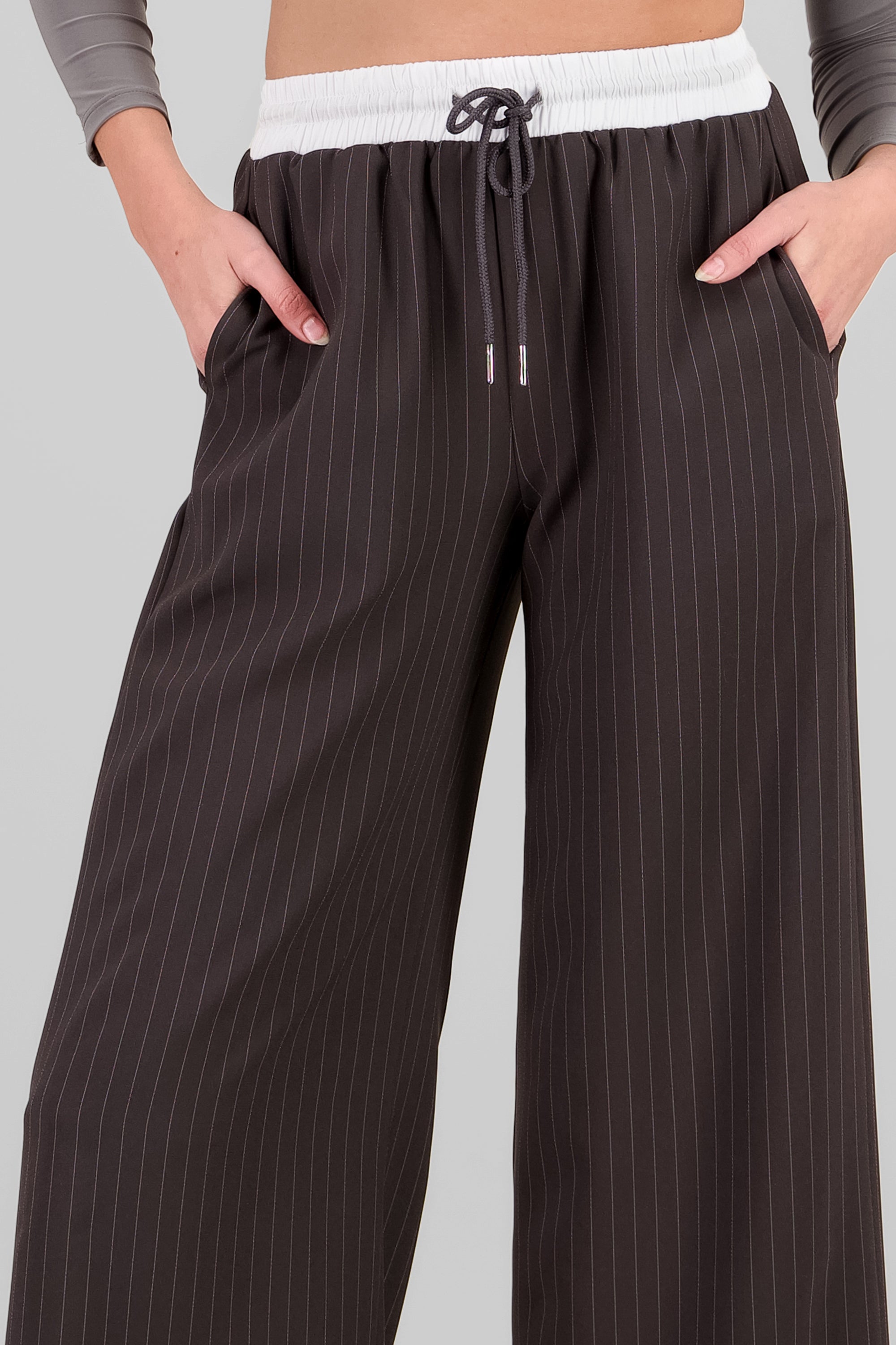 Pantalon amplio detalle pretina contraste NEGRO COMBO
