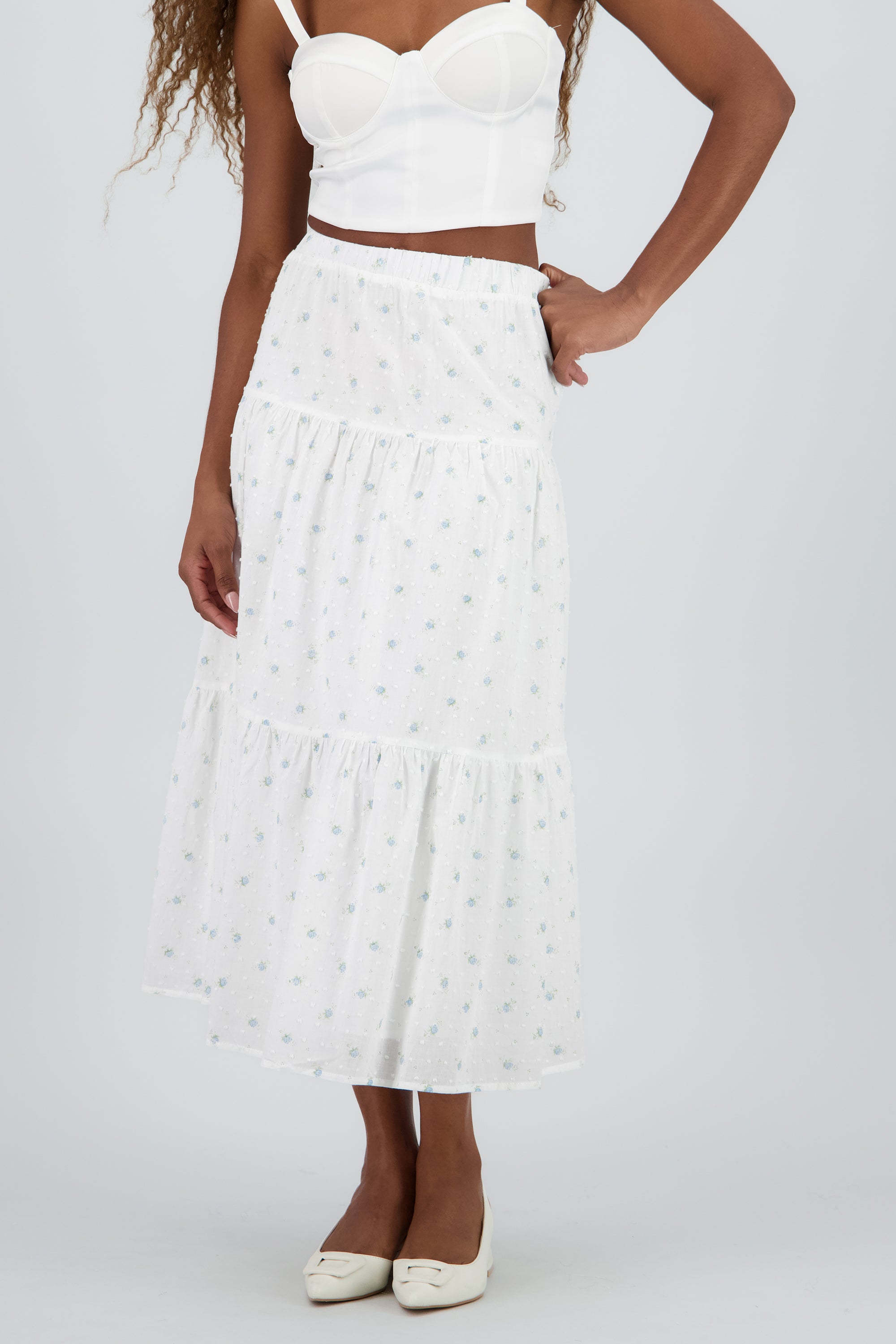 Falda maxi floral con textura BLANCO COMBO
