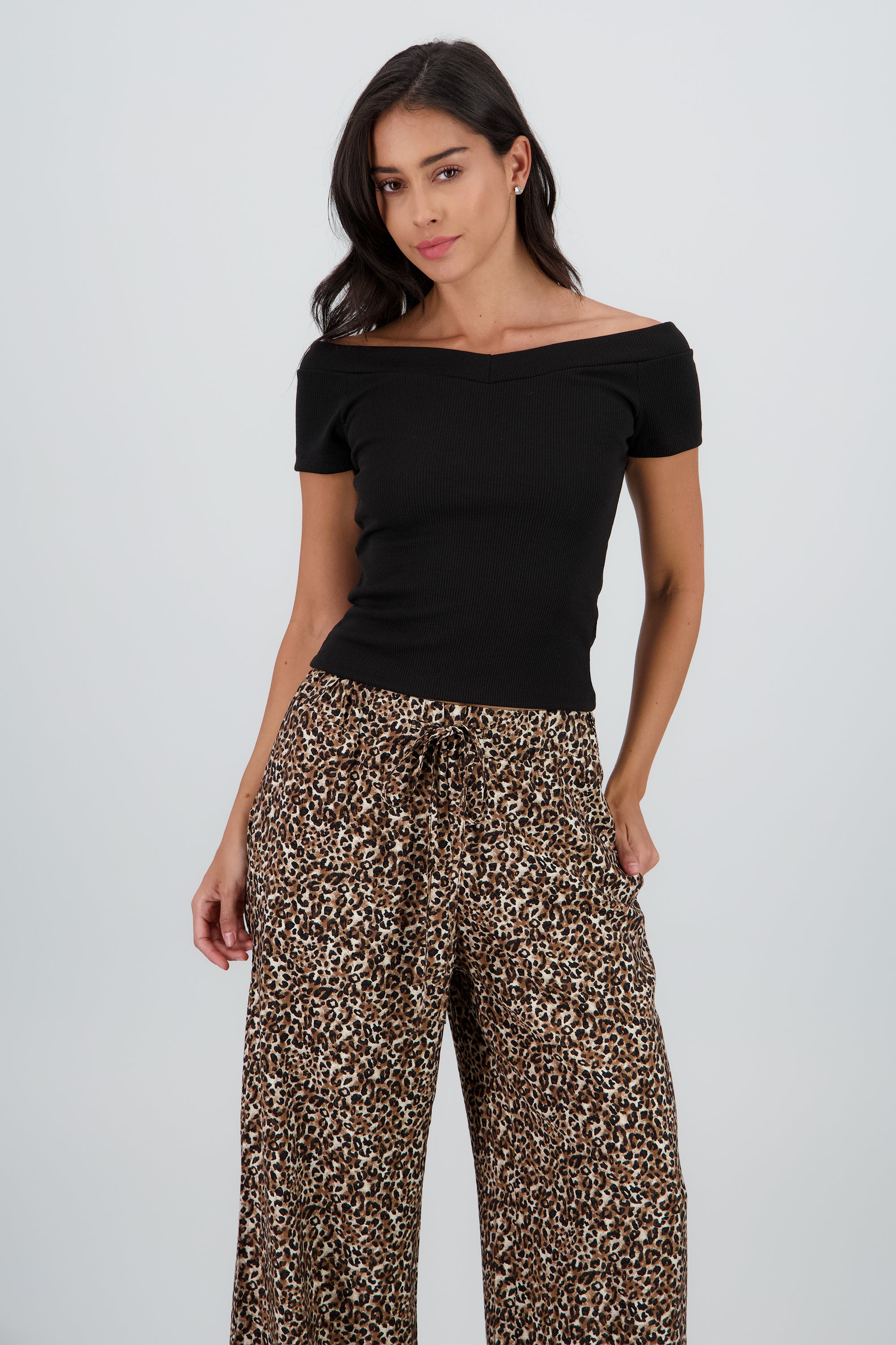 Top off shoulder manga corta NEGRO