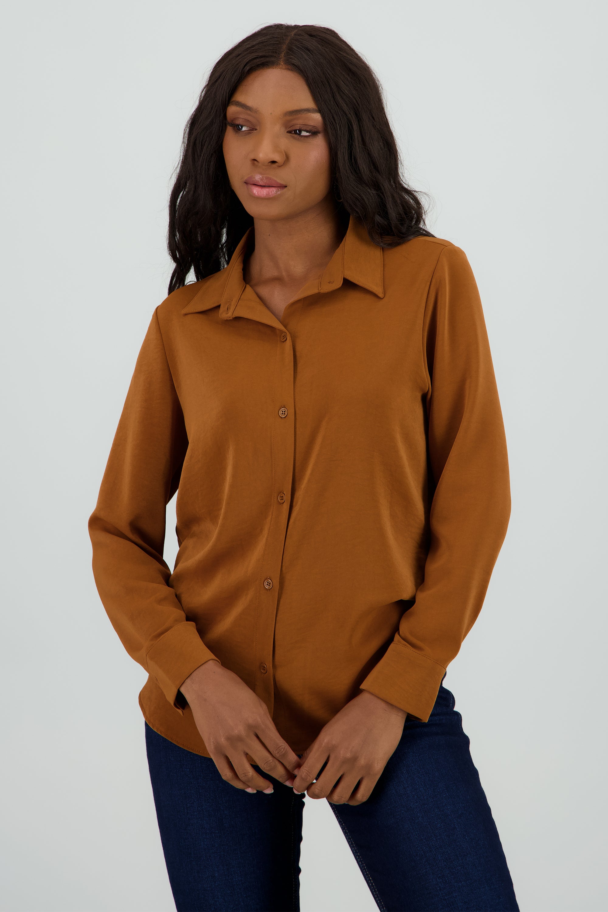 Camisa lisa manga larga botones CAMELLO