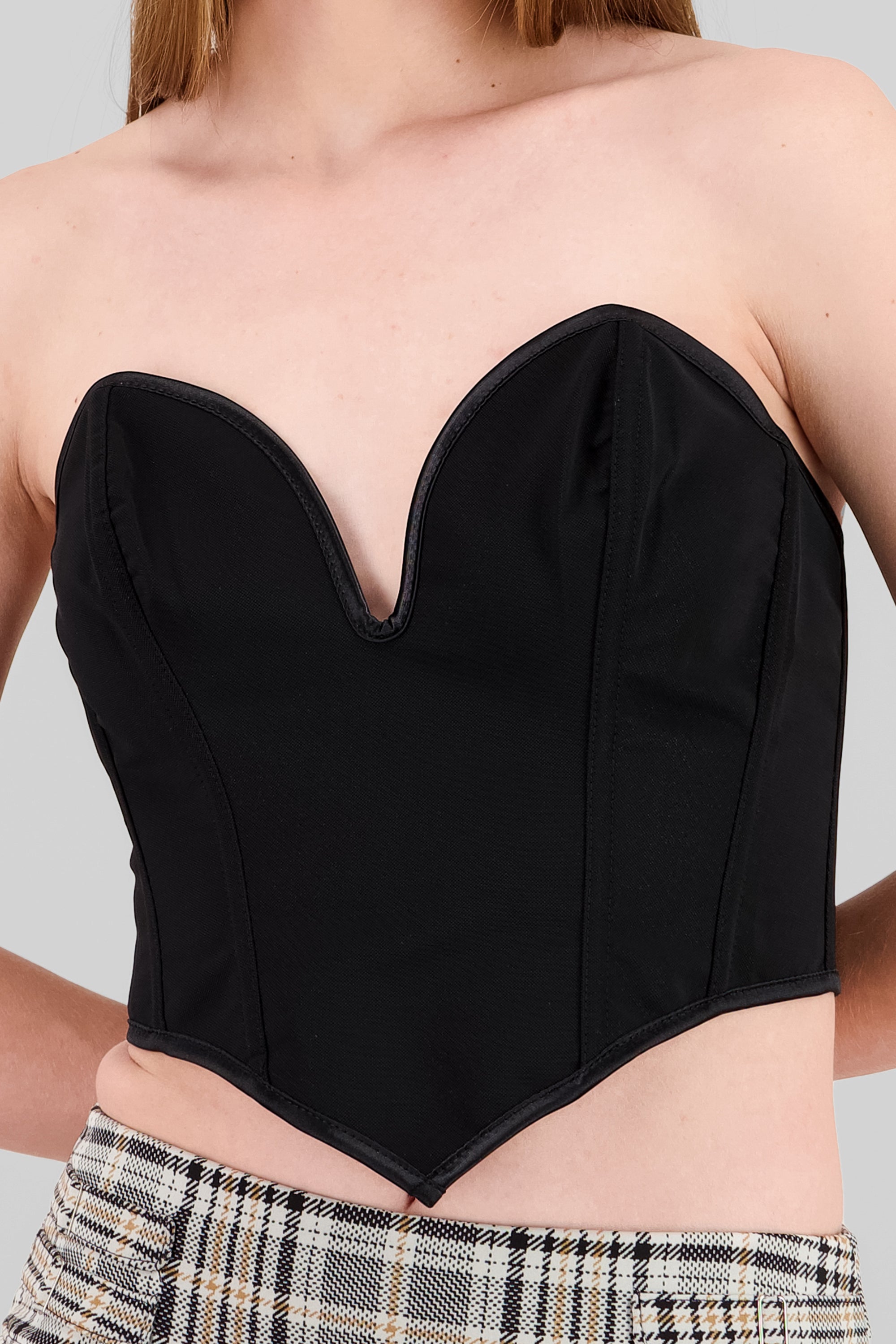 Corset detalle abertura escote NEGRO