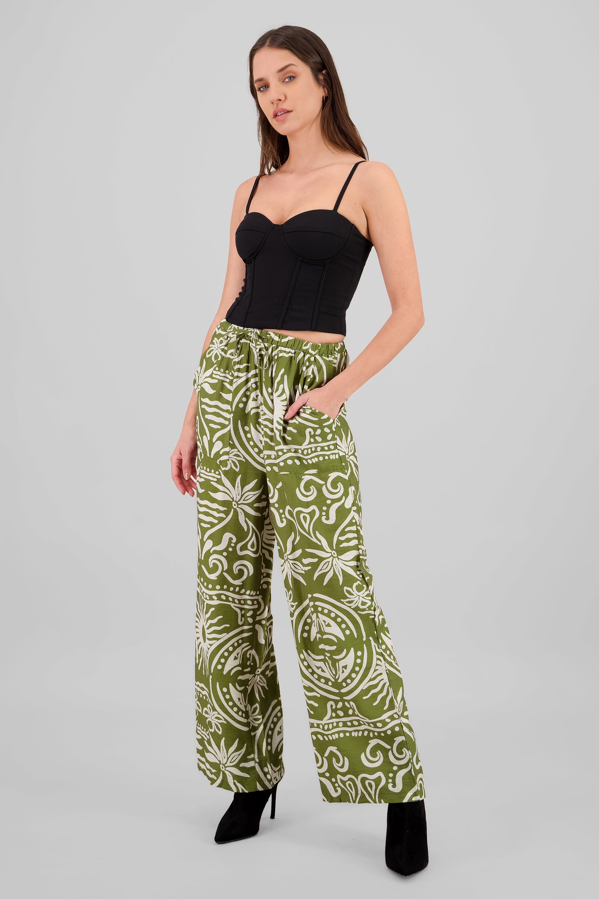 Pantalon amplio estampado OLIVO COMBO
