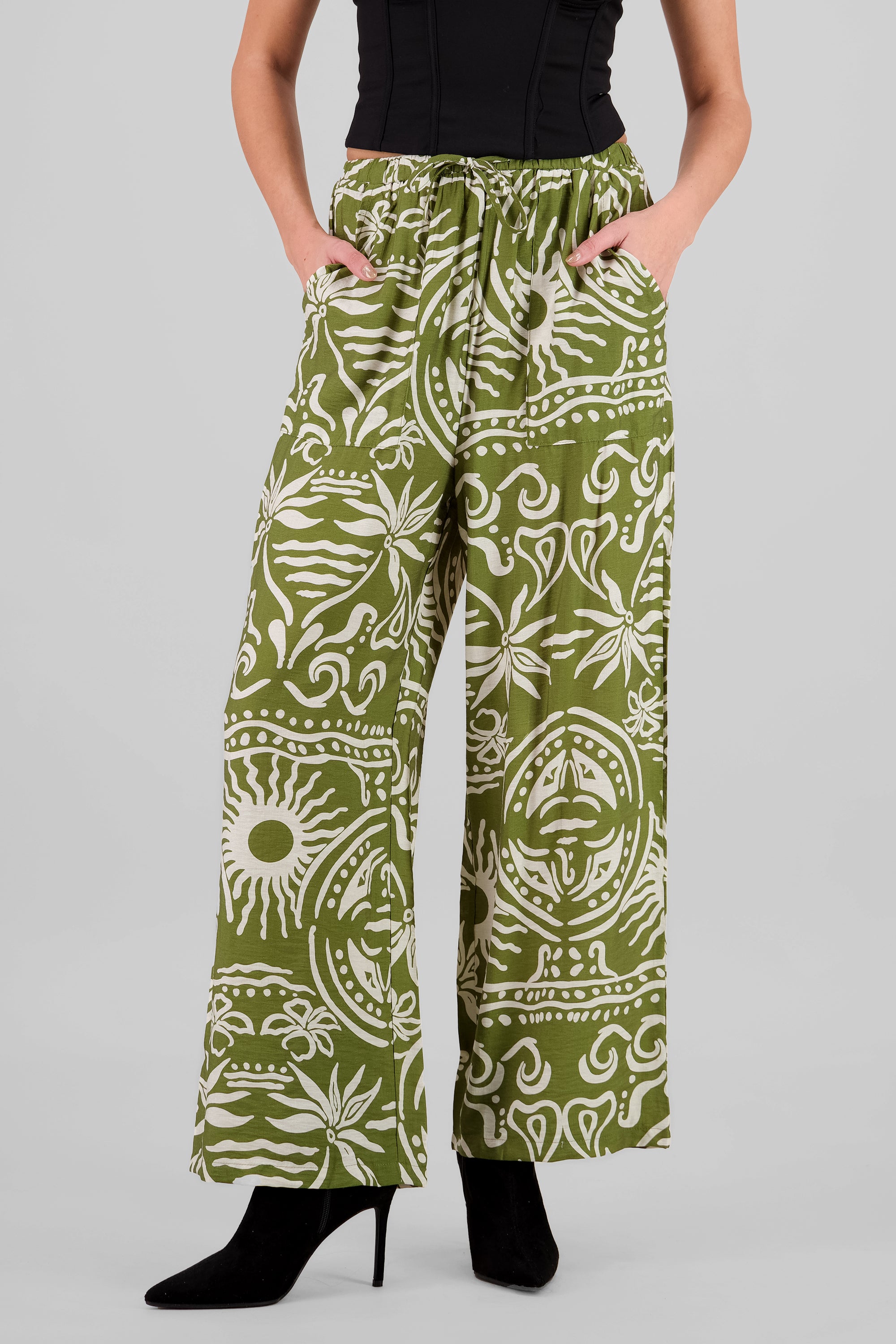 Pantalon amplio estampado OLIVO COMBO