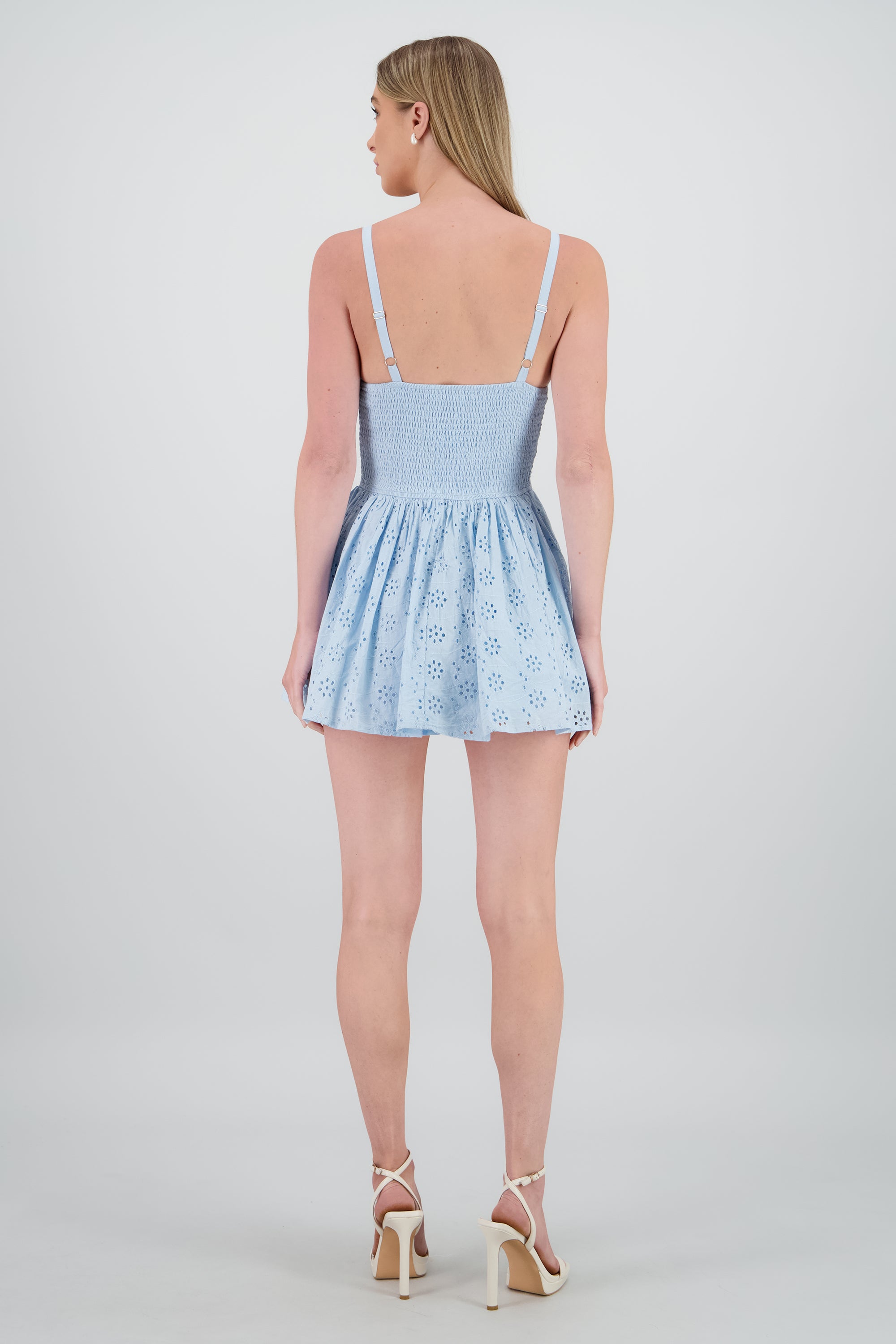 Vestido bordado de eyelet AZUL CIELO