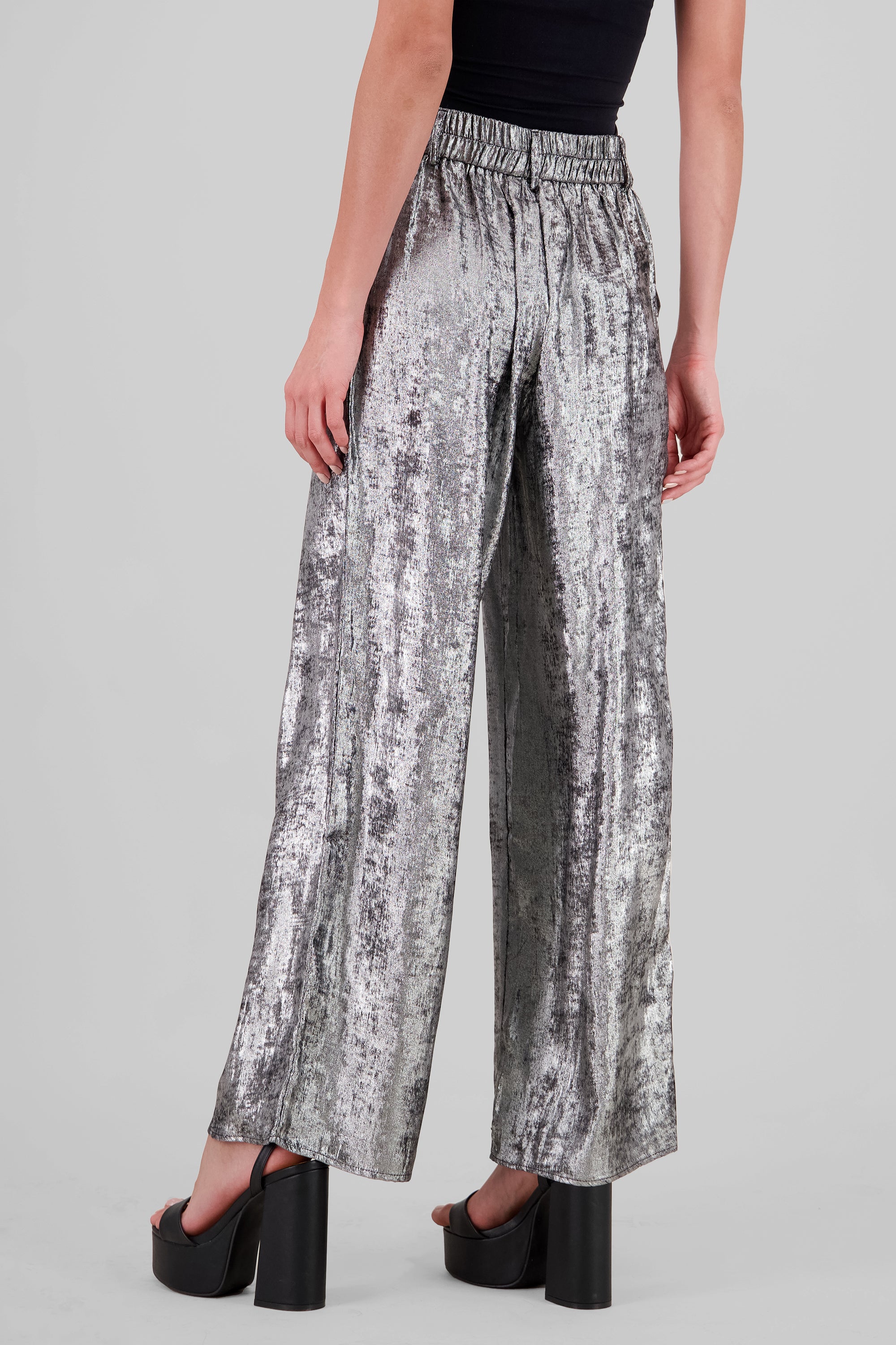 Pantalon amplio brillo sutil PLATA