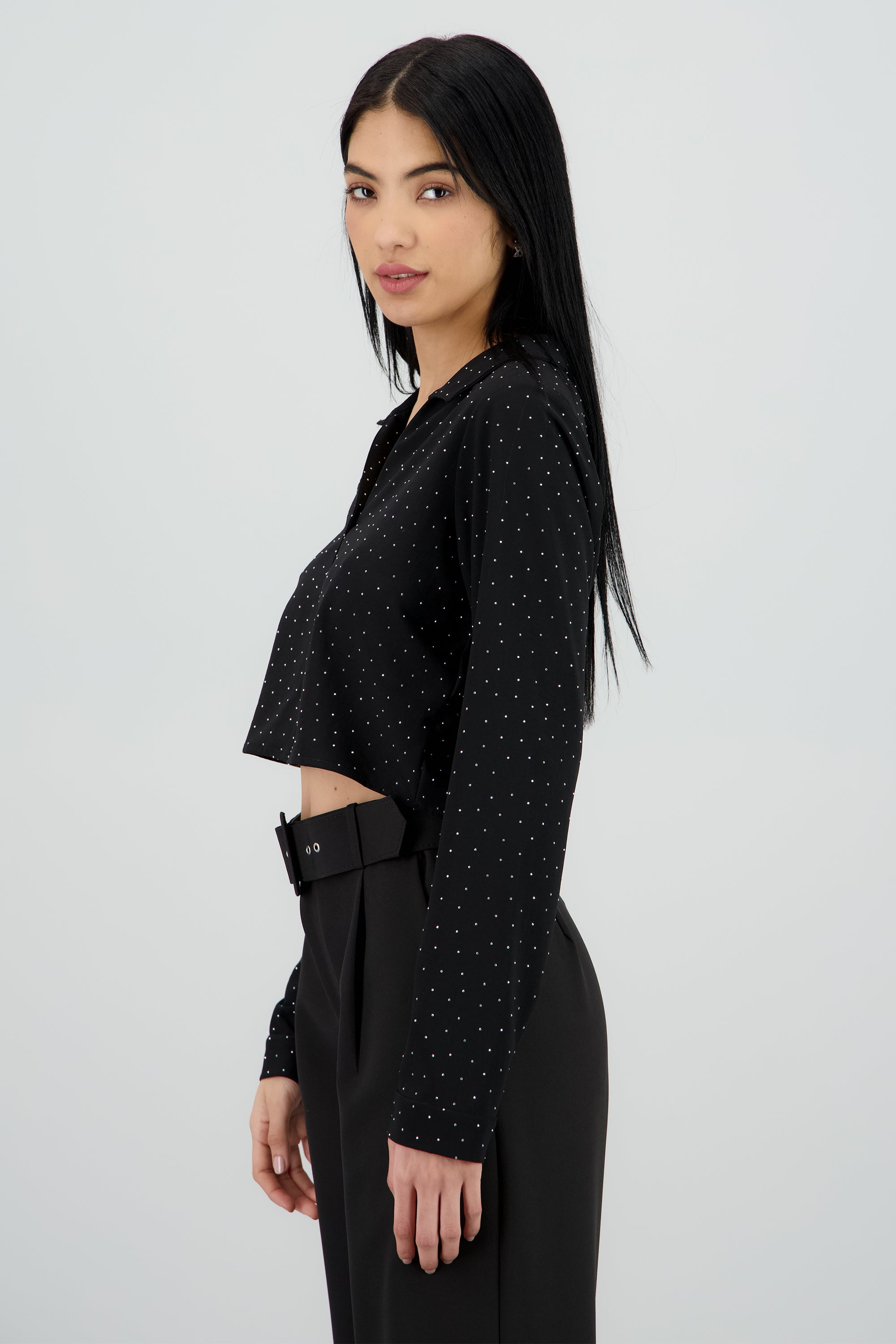 Blusa crop manga larga con brillos Hypsters NEGRO
