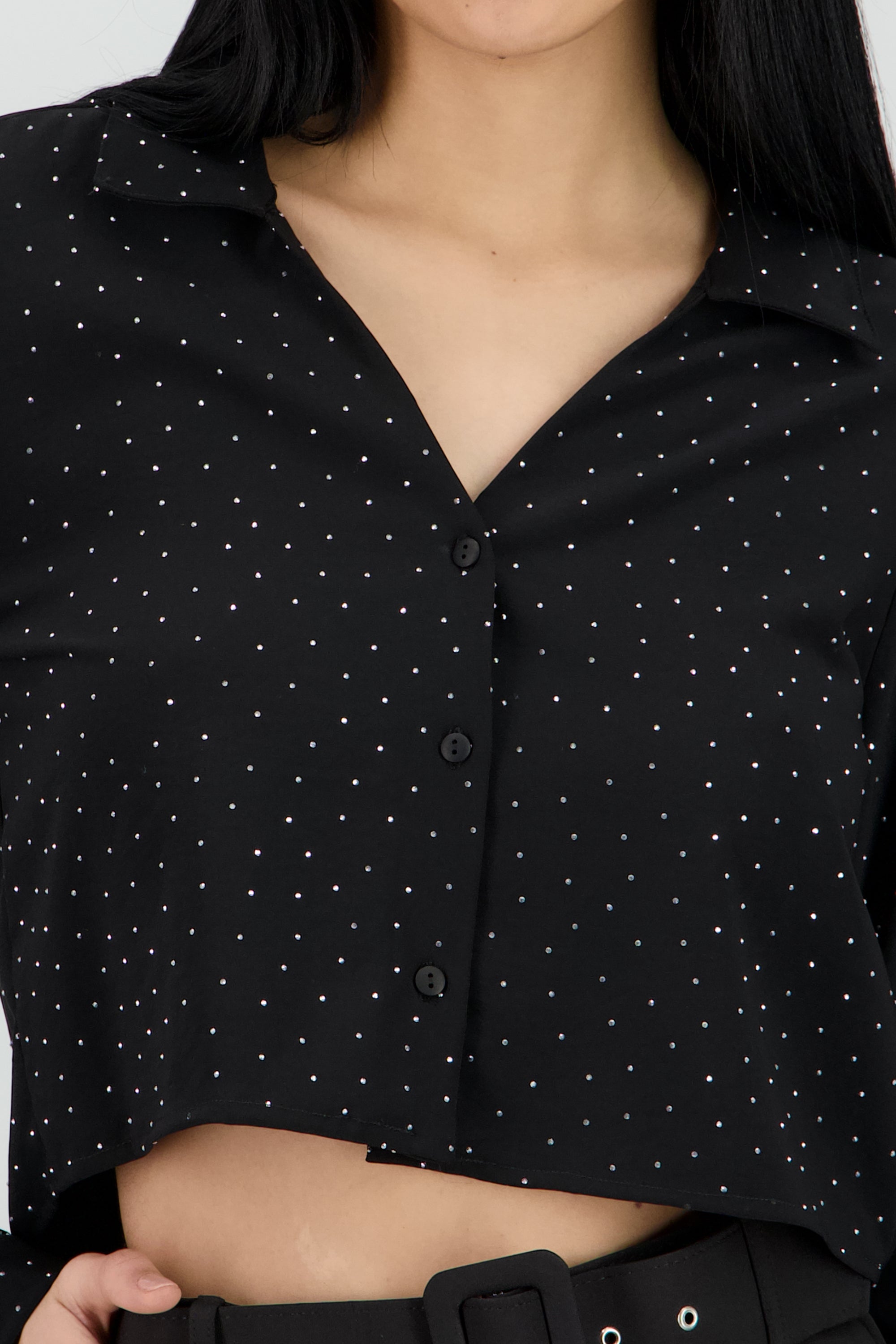 Blusa crop manga larga con brillos Hypsters NEGRO