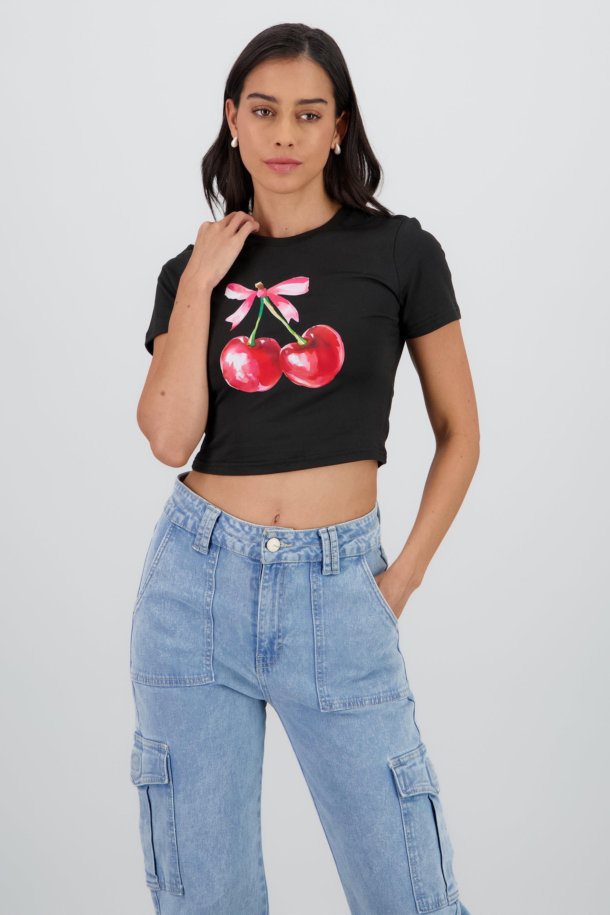 Playera estampada cerezas NEGRO