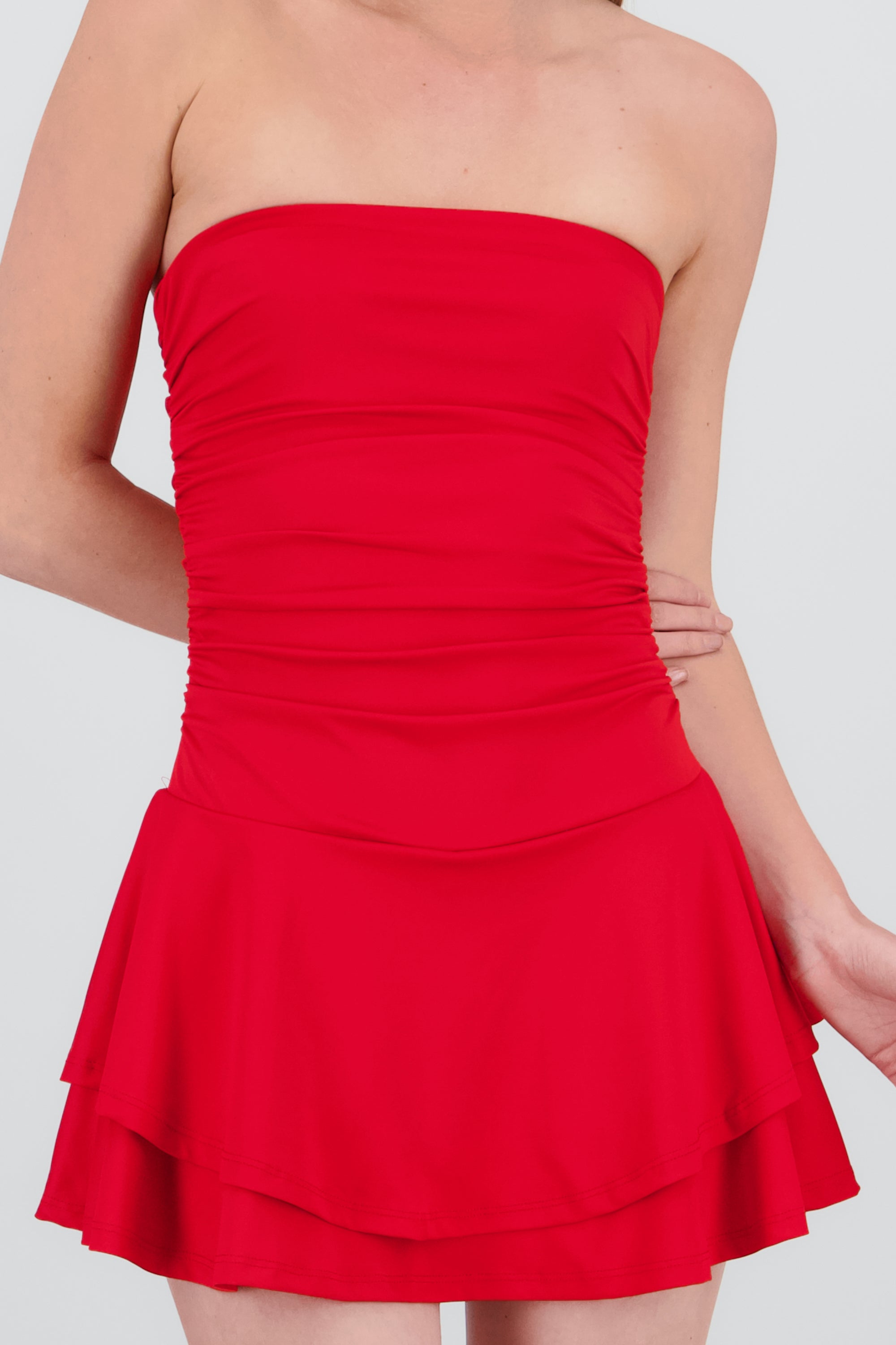 Vestido mini drapeado strapless ROJO