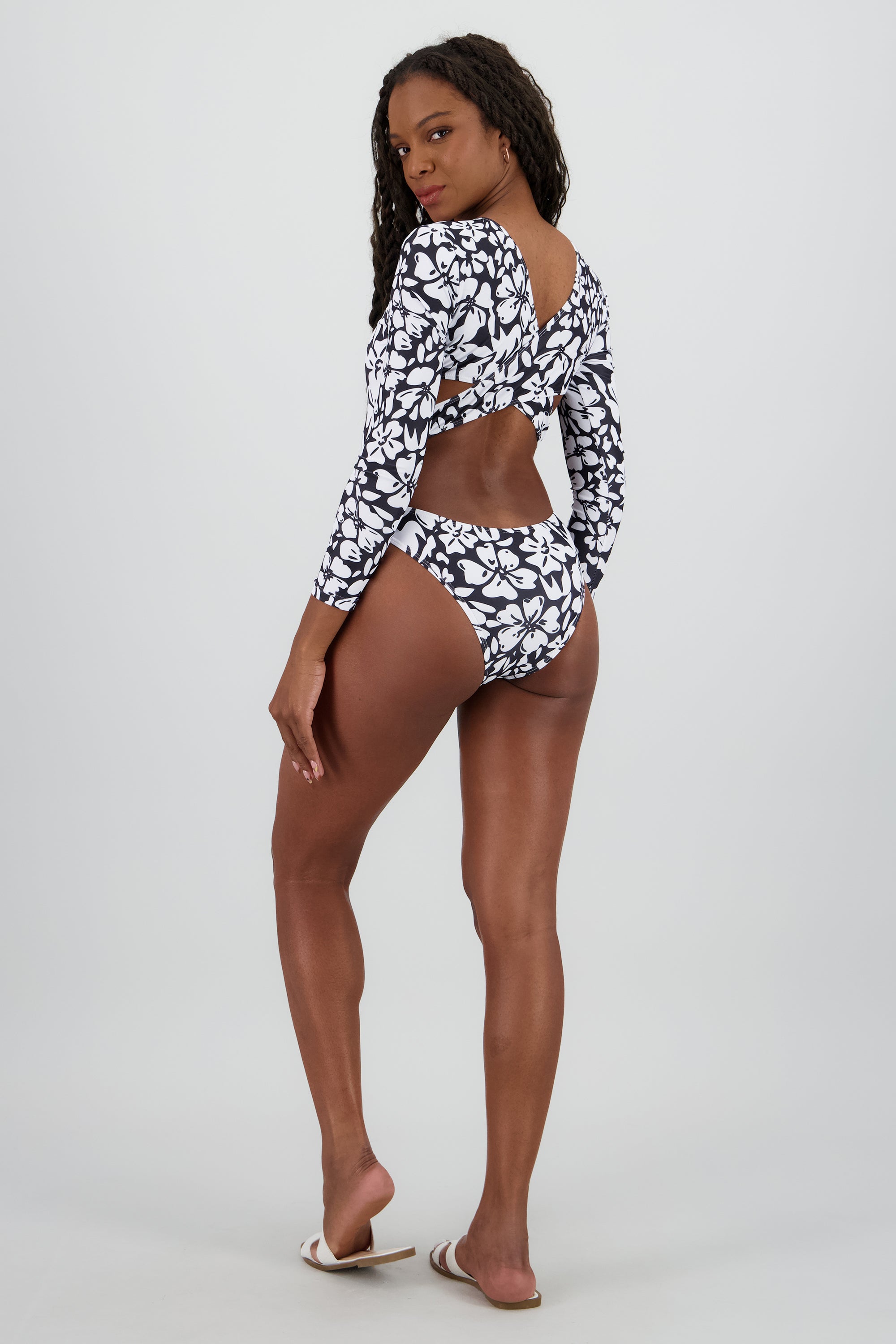 Traje de baño completo estampado flores mangas NEGRO COMBO