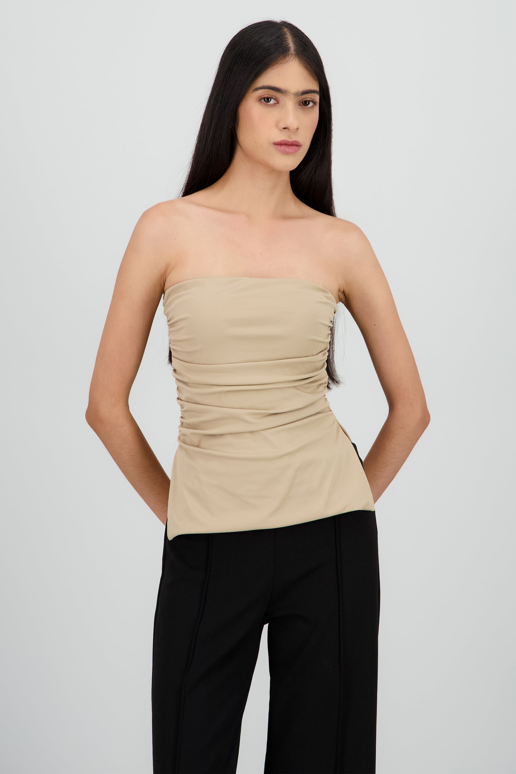 Top tubo drapeado con aberturas en costados KHAKI