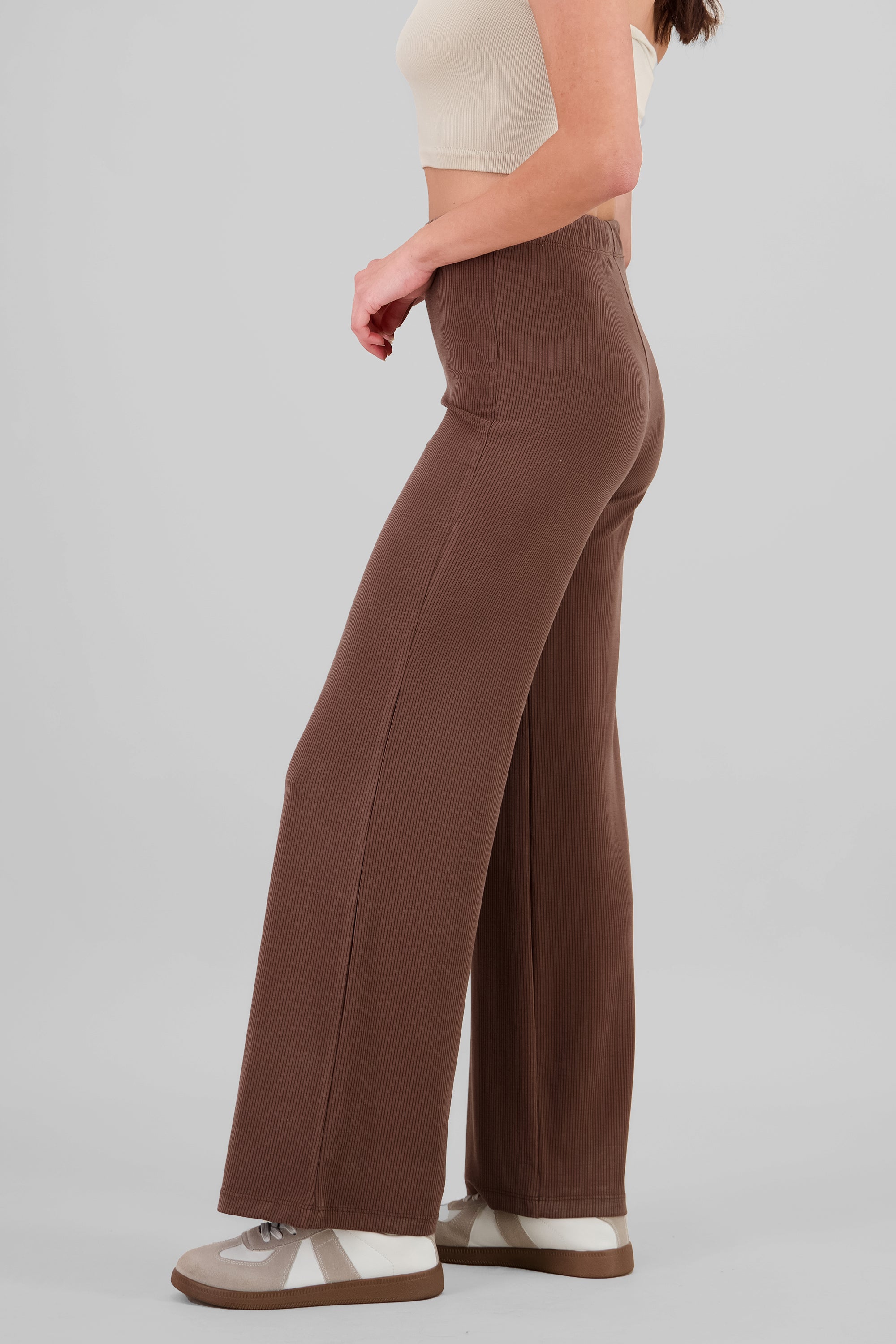 Pantalon fluido tacto suave CAFE