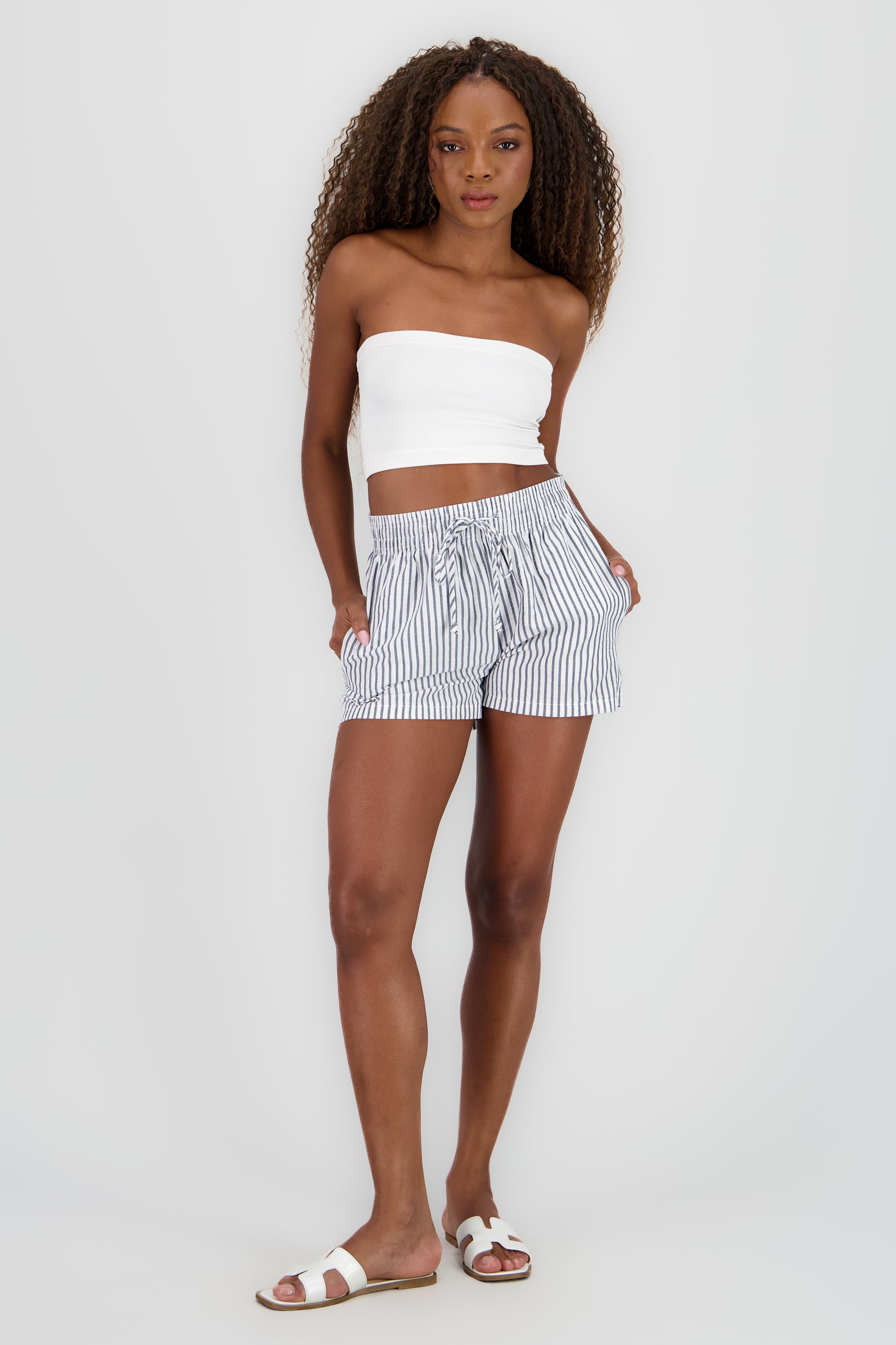 Shorts de rayas con elastico y moño GRIS COMBO