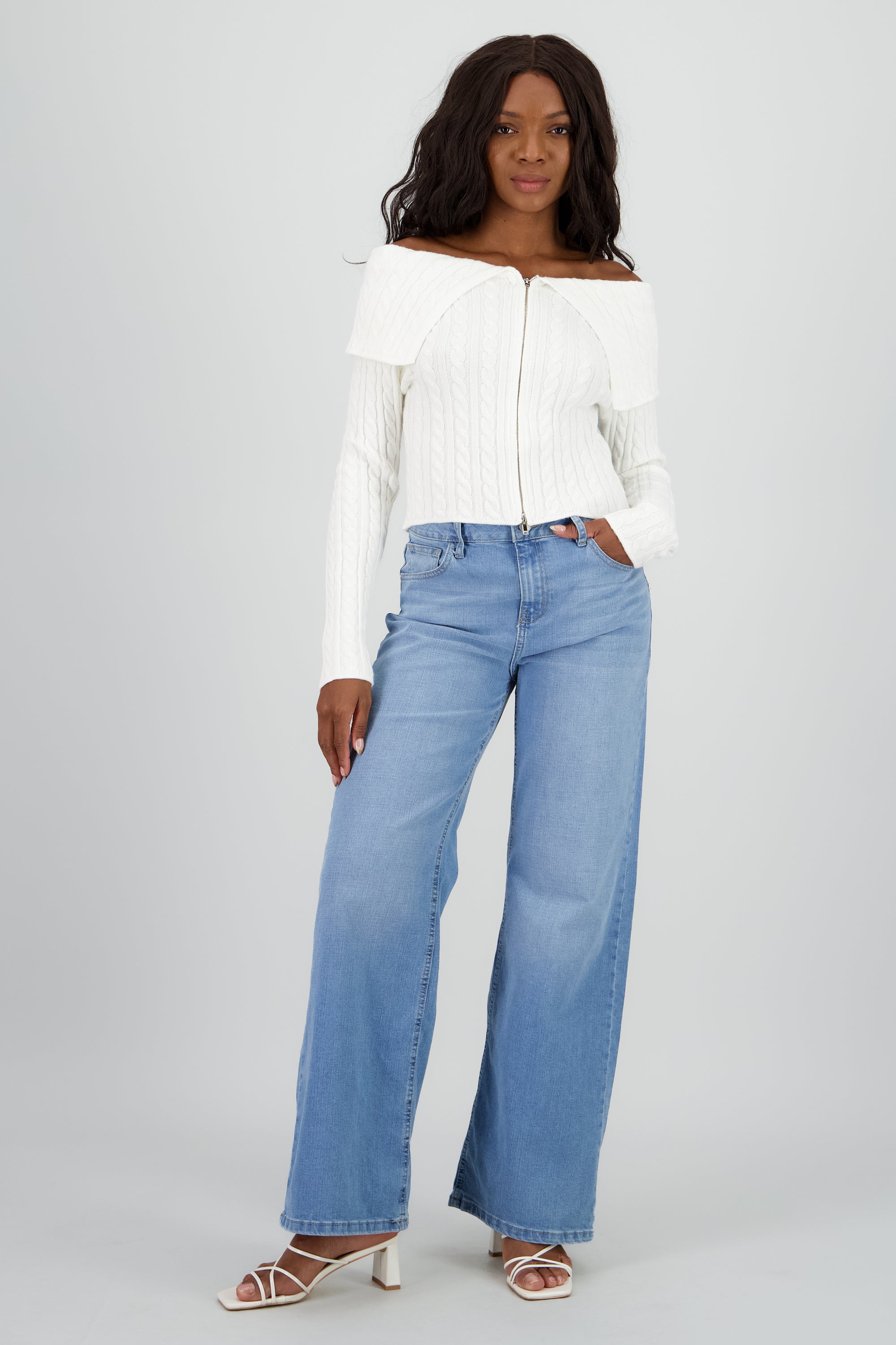 Jeans wide leg básicos MEDIUM WASH