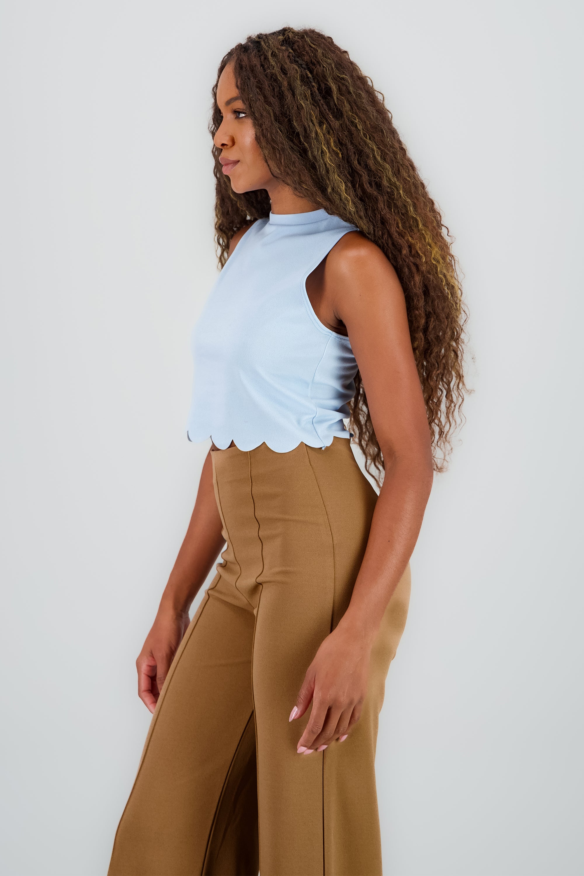 Crop top corte láser AZUL PASTEL