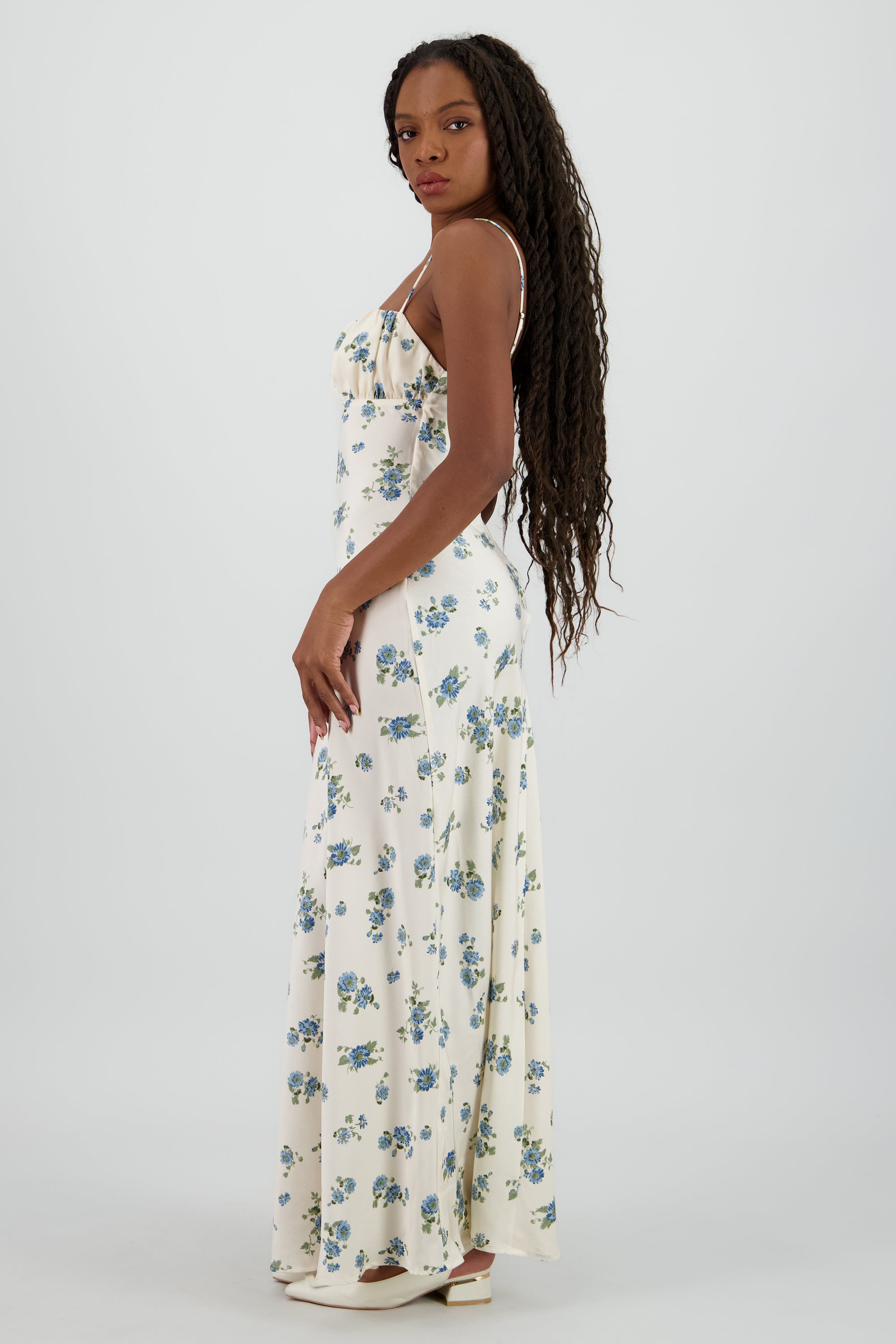 Vestido maxi satinado de flores HUESO COMBO