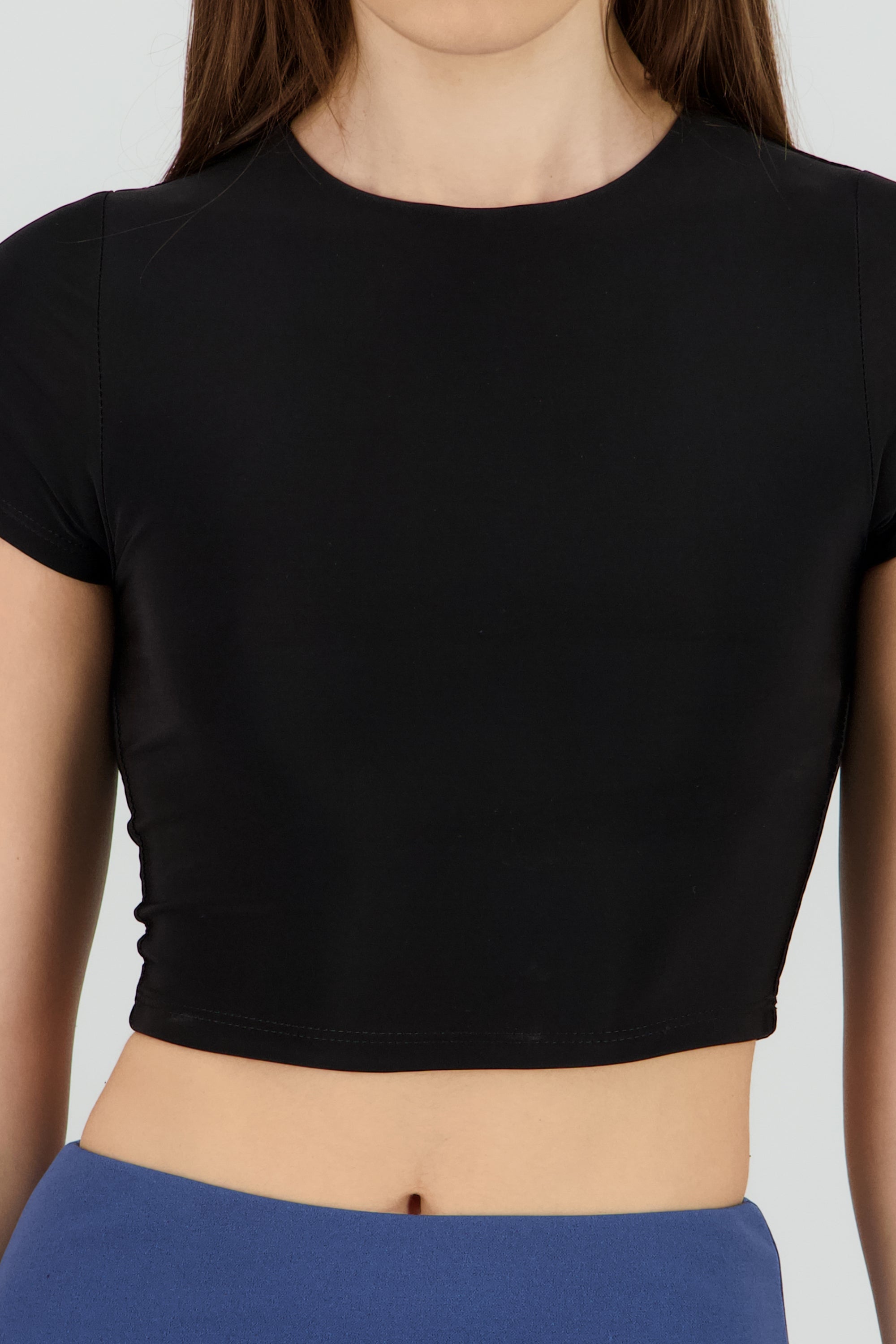 Top crop doble tela manga corta NEGRO