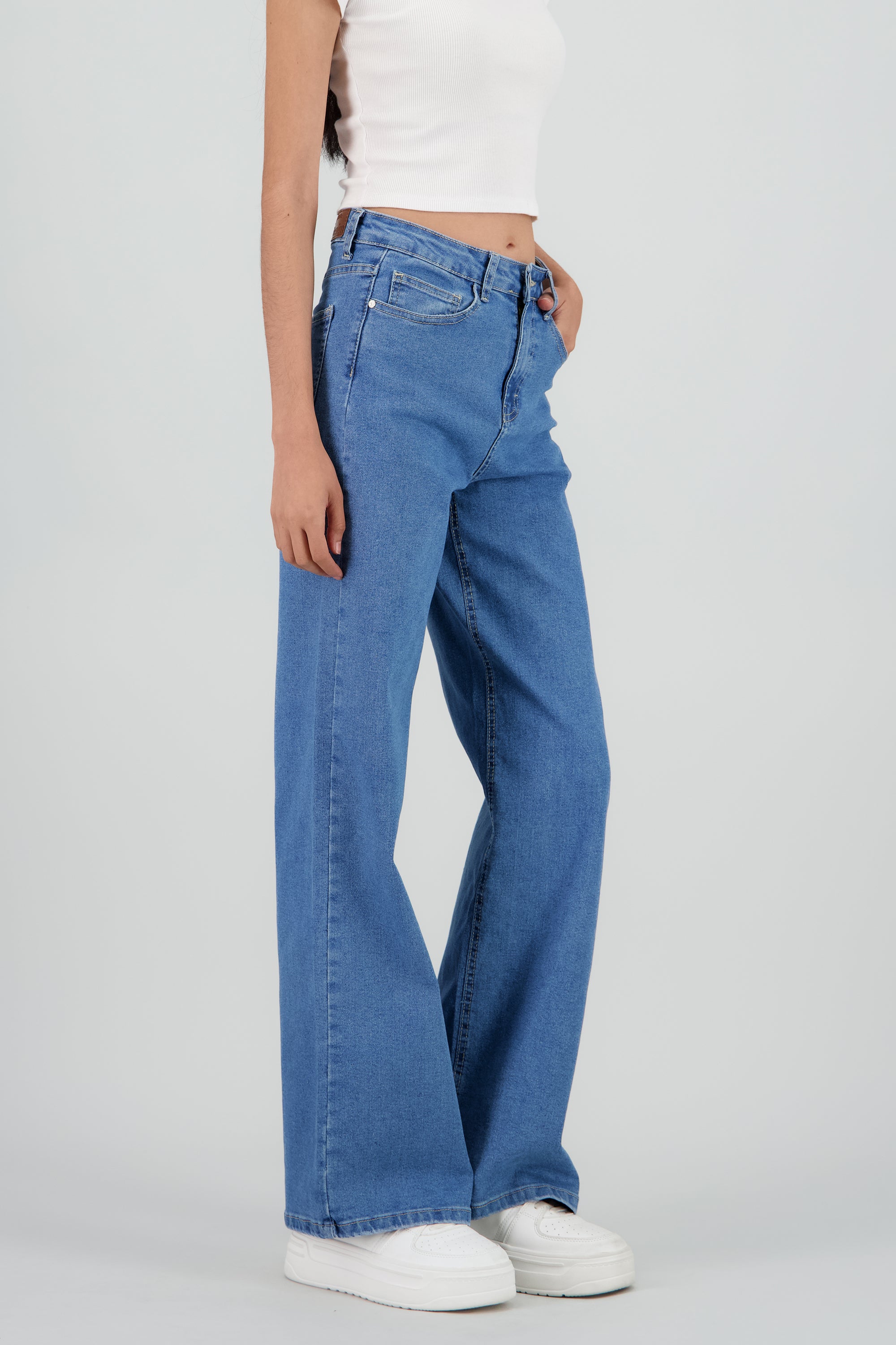 Jeans wide leg amplios BLEACHED