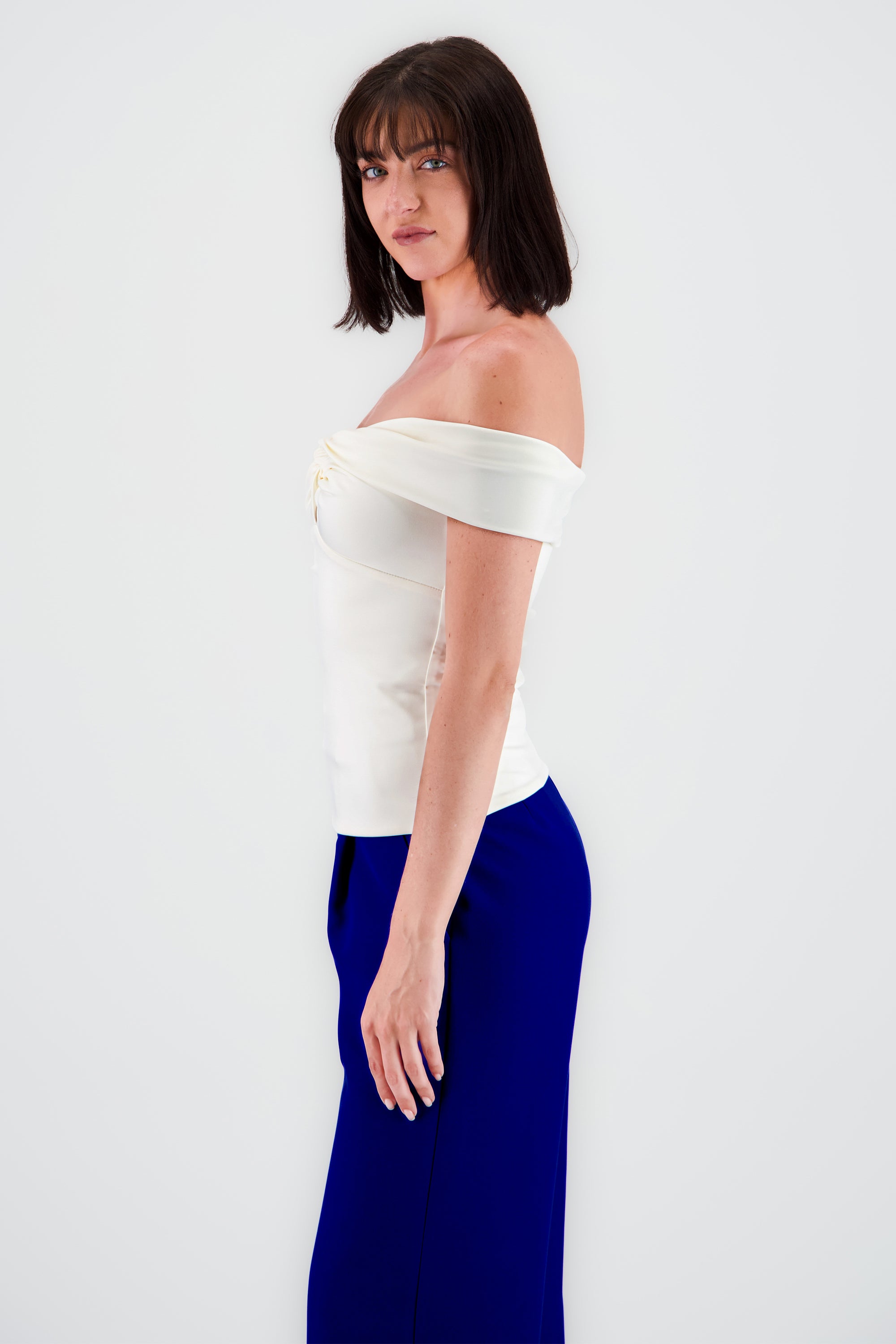 Top liso frunce HUESO