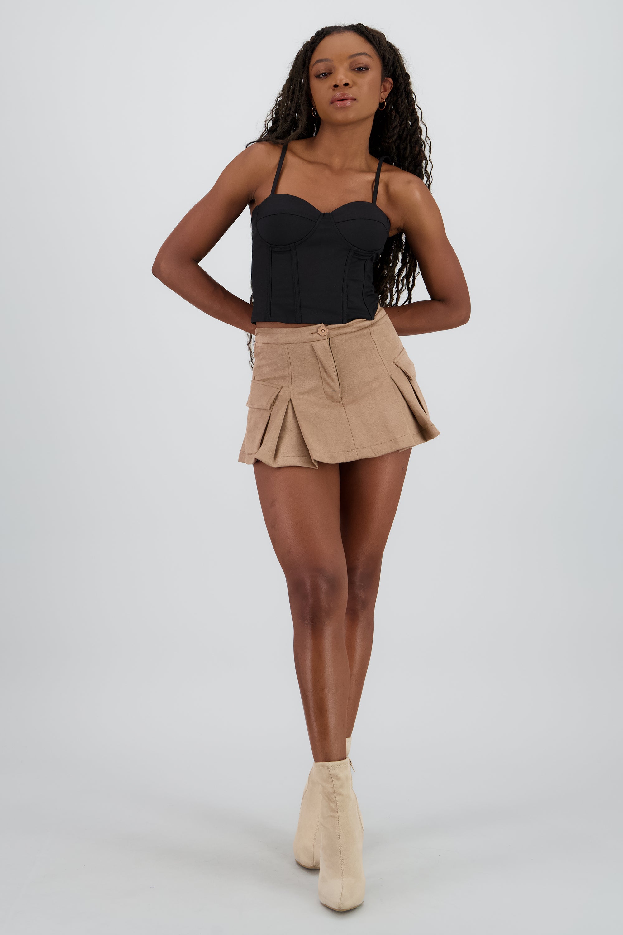 Falda short tableada gamuza TAUPE