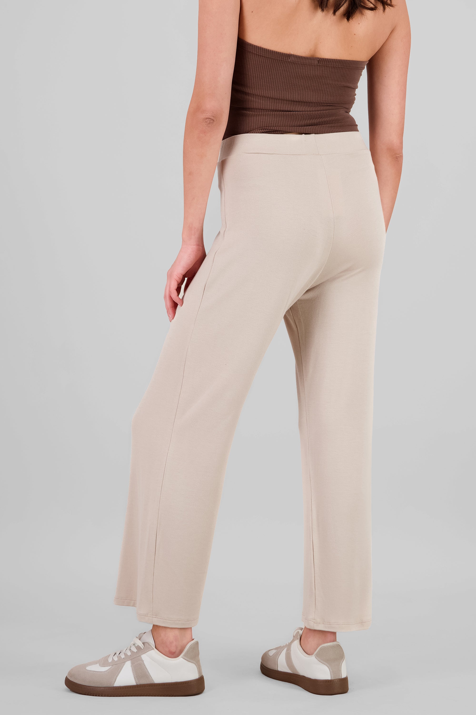 Pantalon liso fluido detalle moño CAFE