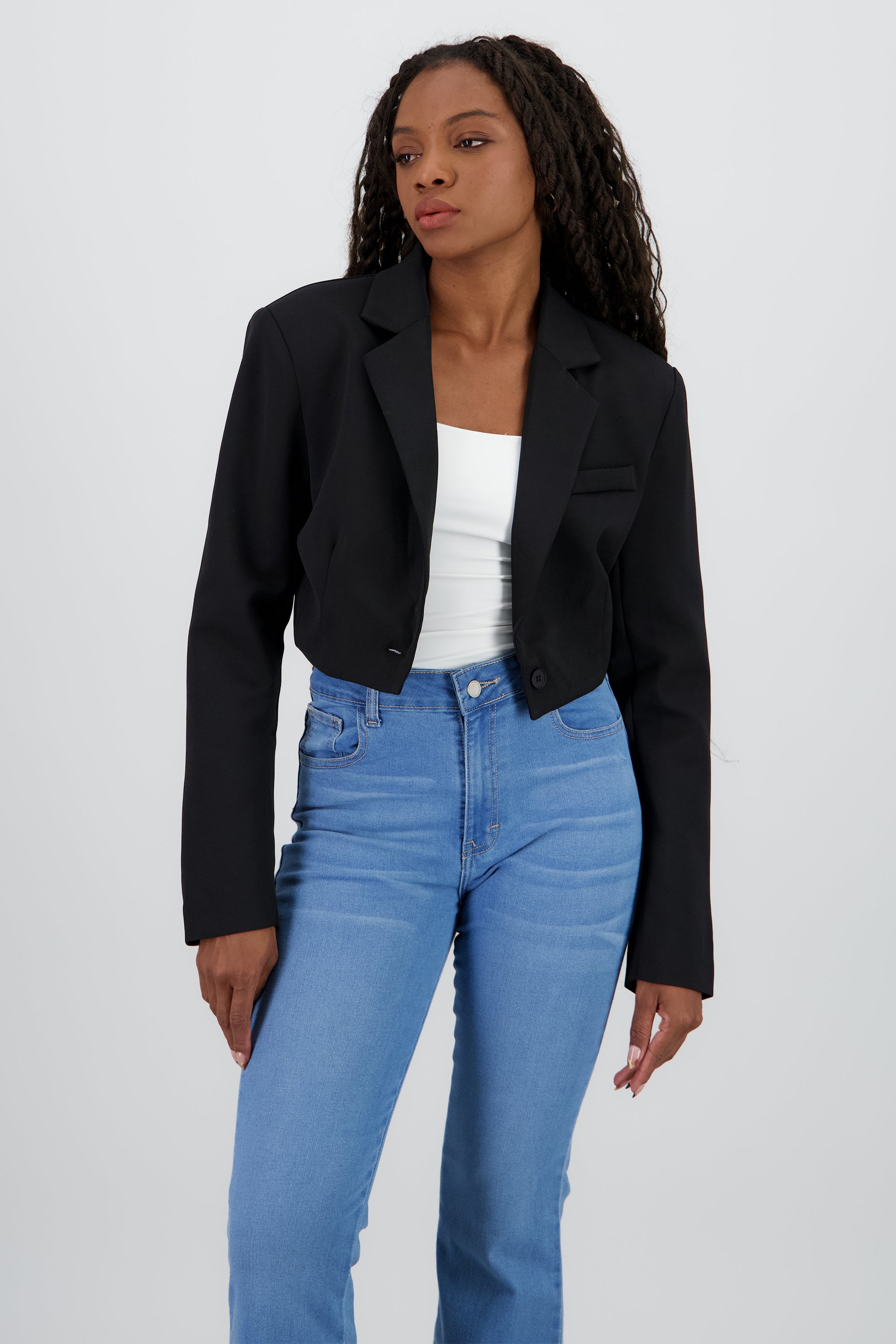 Blazer cropped liso NEGRO