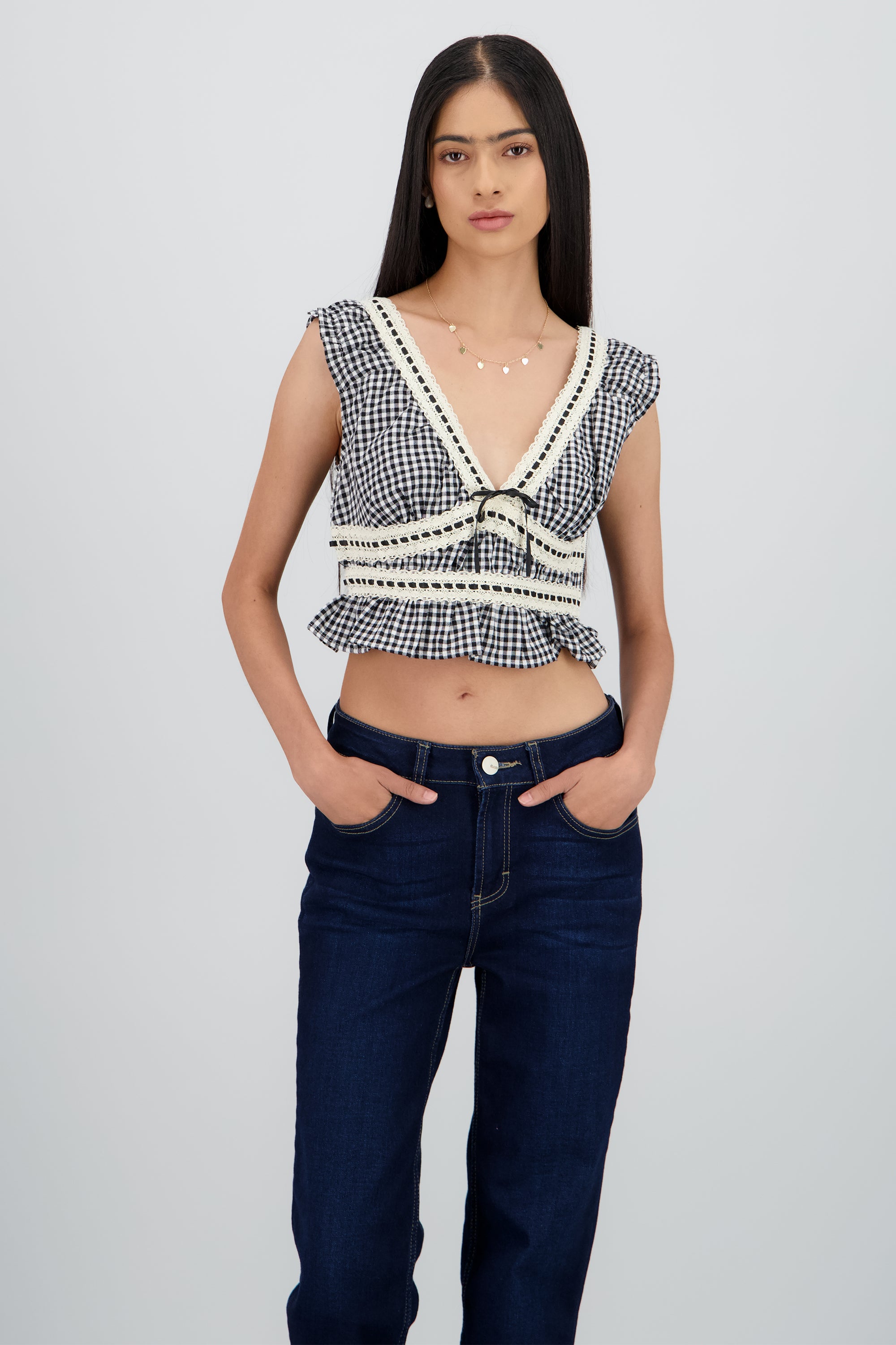 Blusa gingham escote v NEGRO COMBO