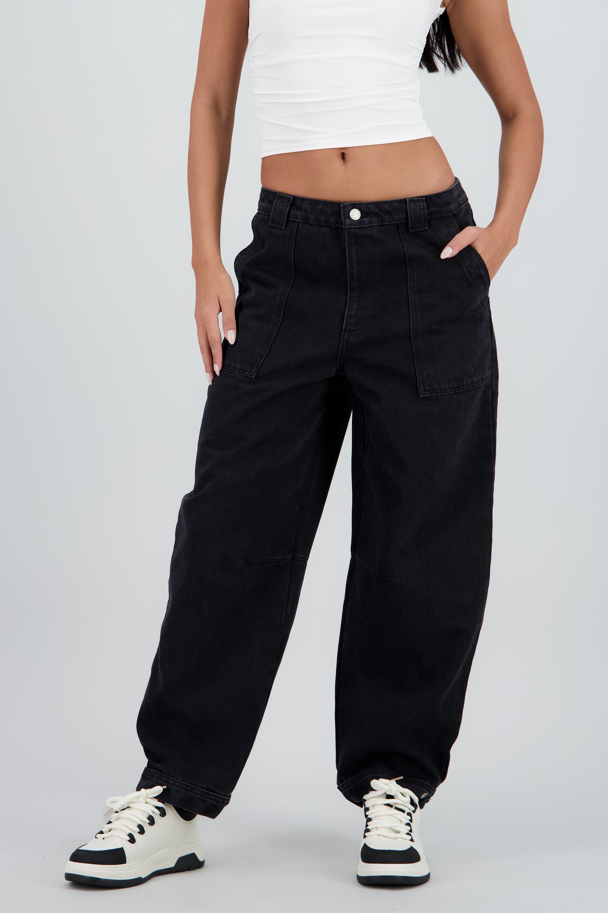 Jeans baggy con pinza NEGRO