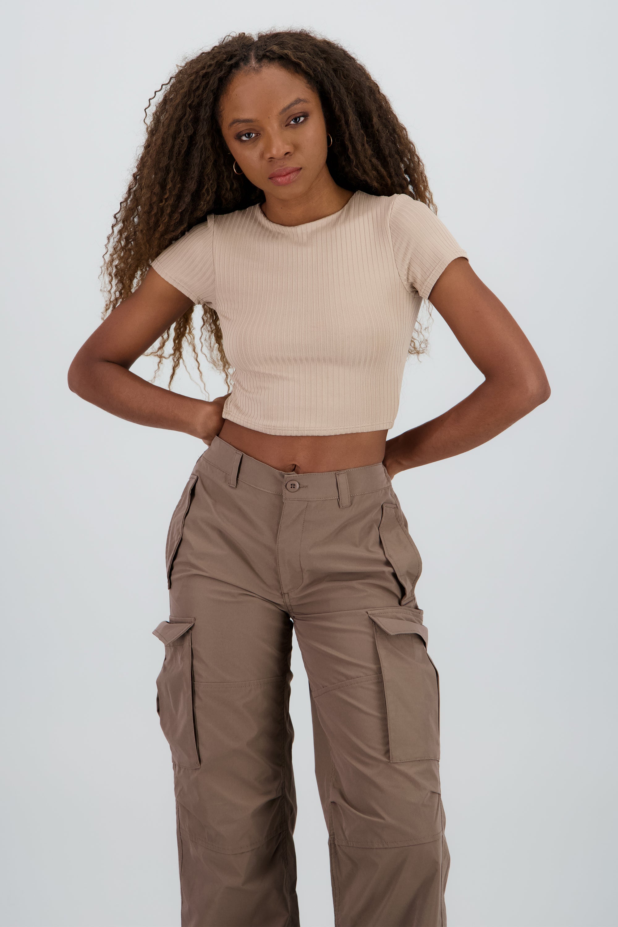 Top manga corta rib escote redondo KHAKI