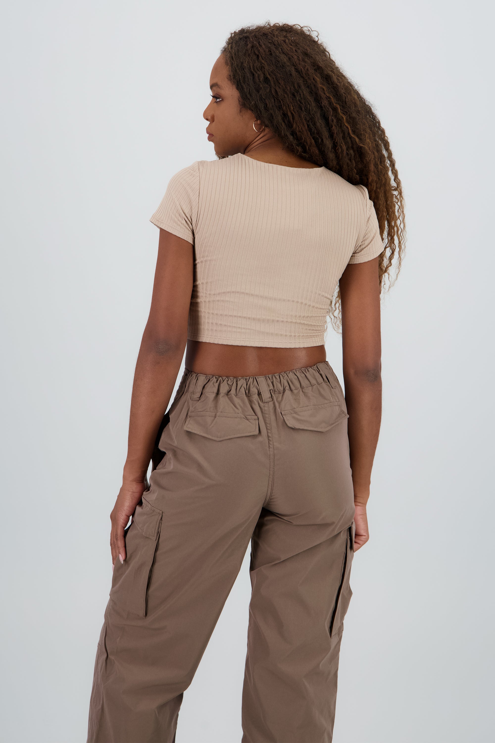Top manga corta rib escote redondo KHAKI