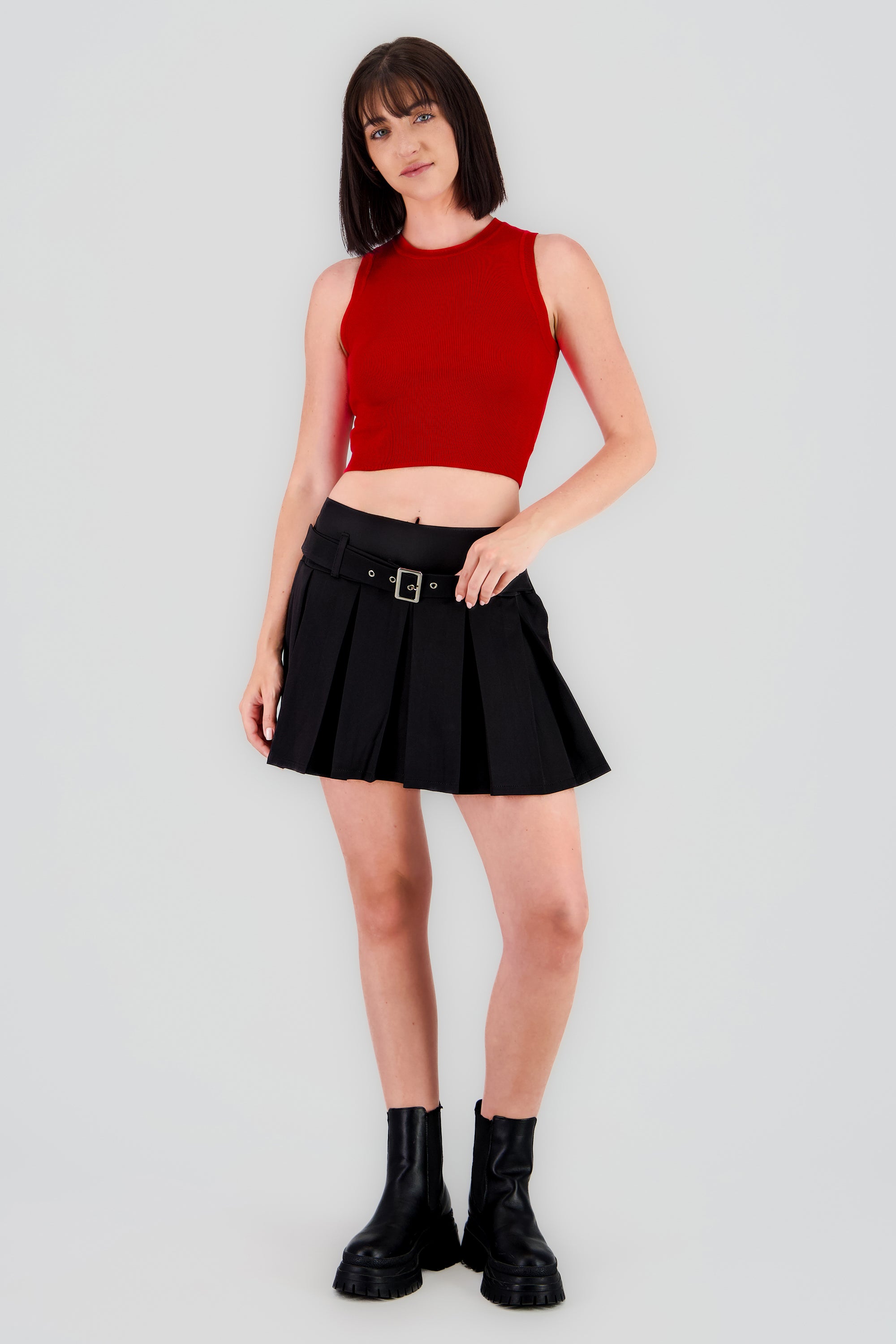 Falda mini tableada detalle cinturon NEGRO