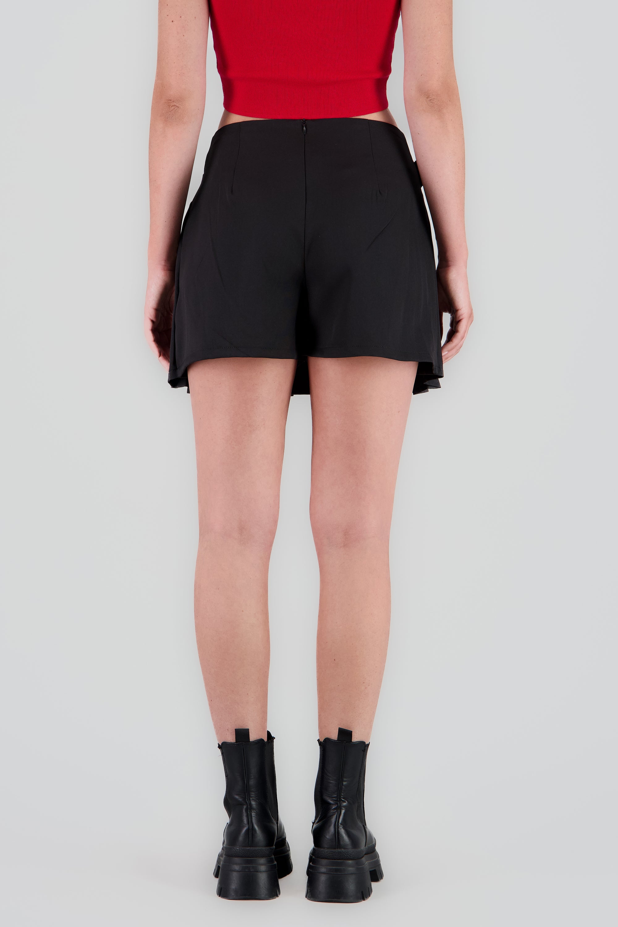 Falda mini tableada detalle cinturon NEGRO