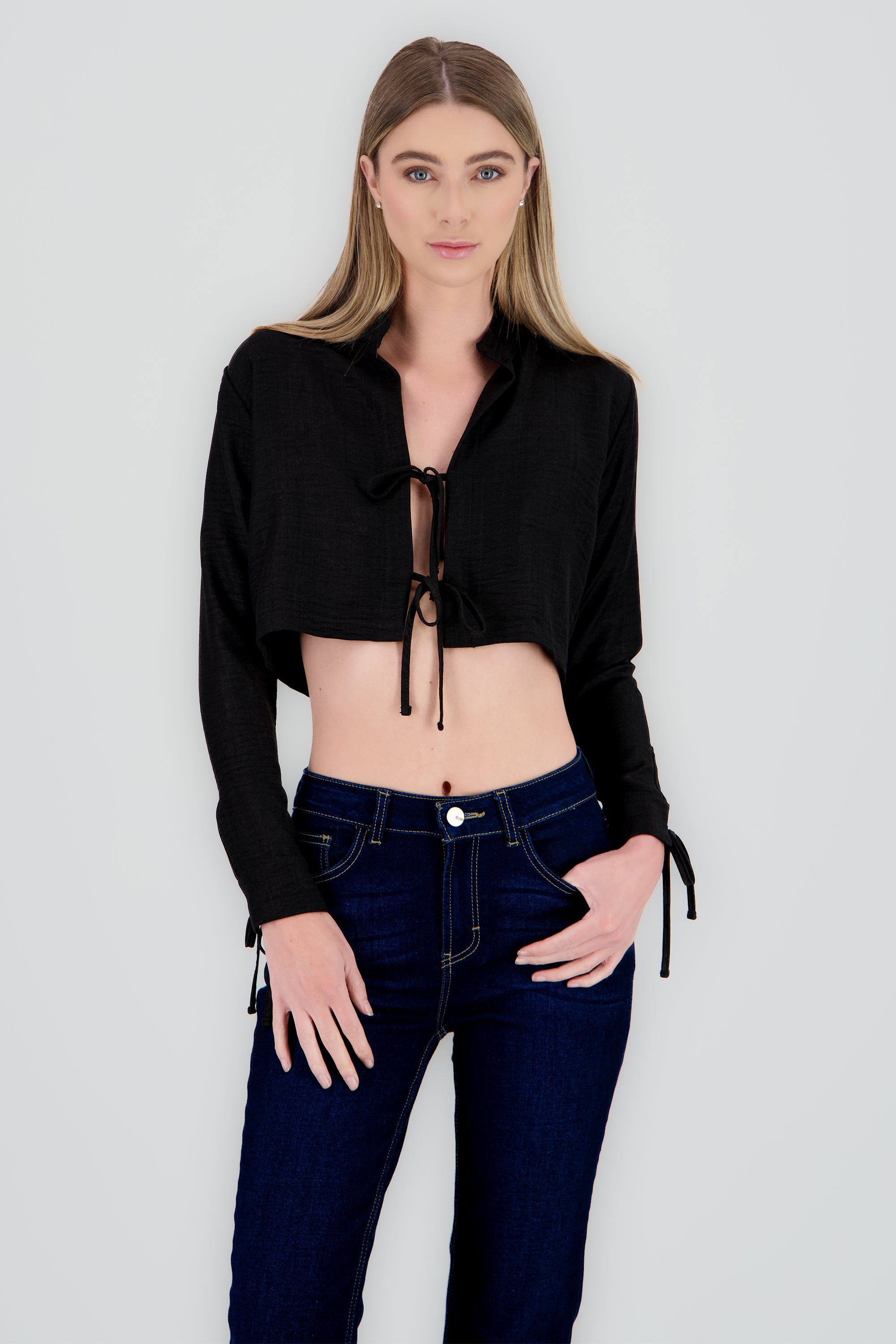 Camisa crop detalle liston NEGRO