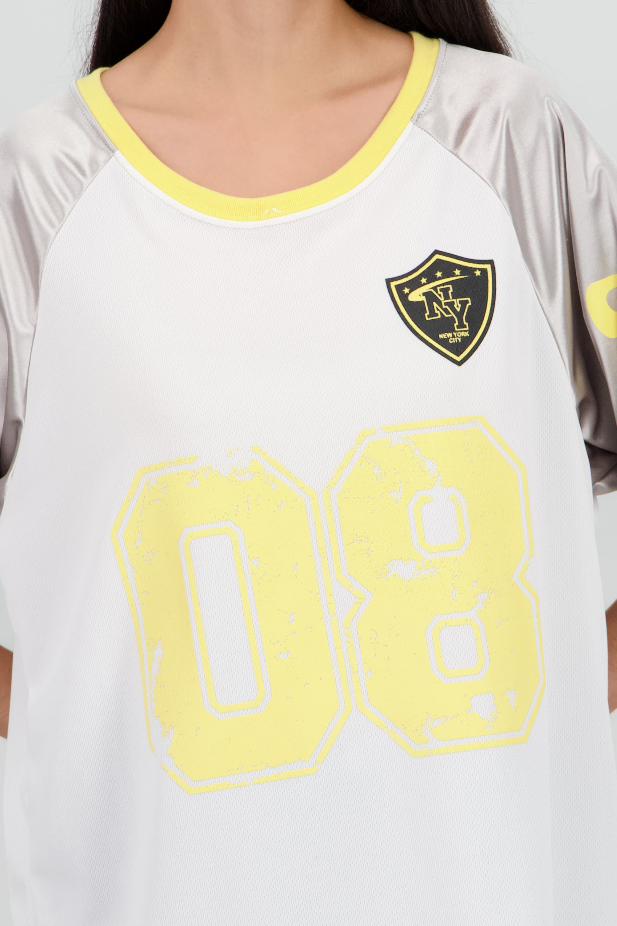 Playera deportiva contraste mangas AMARILLO PASTEL