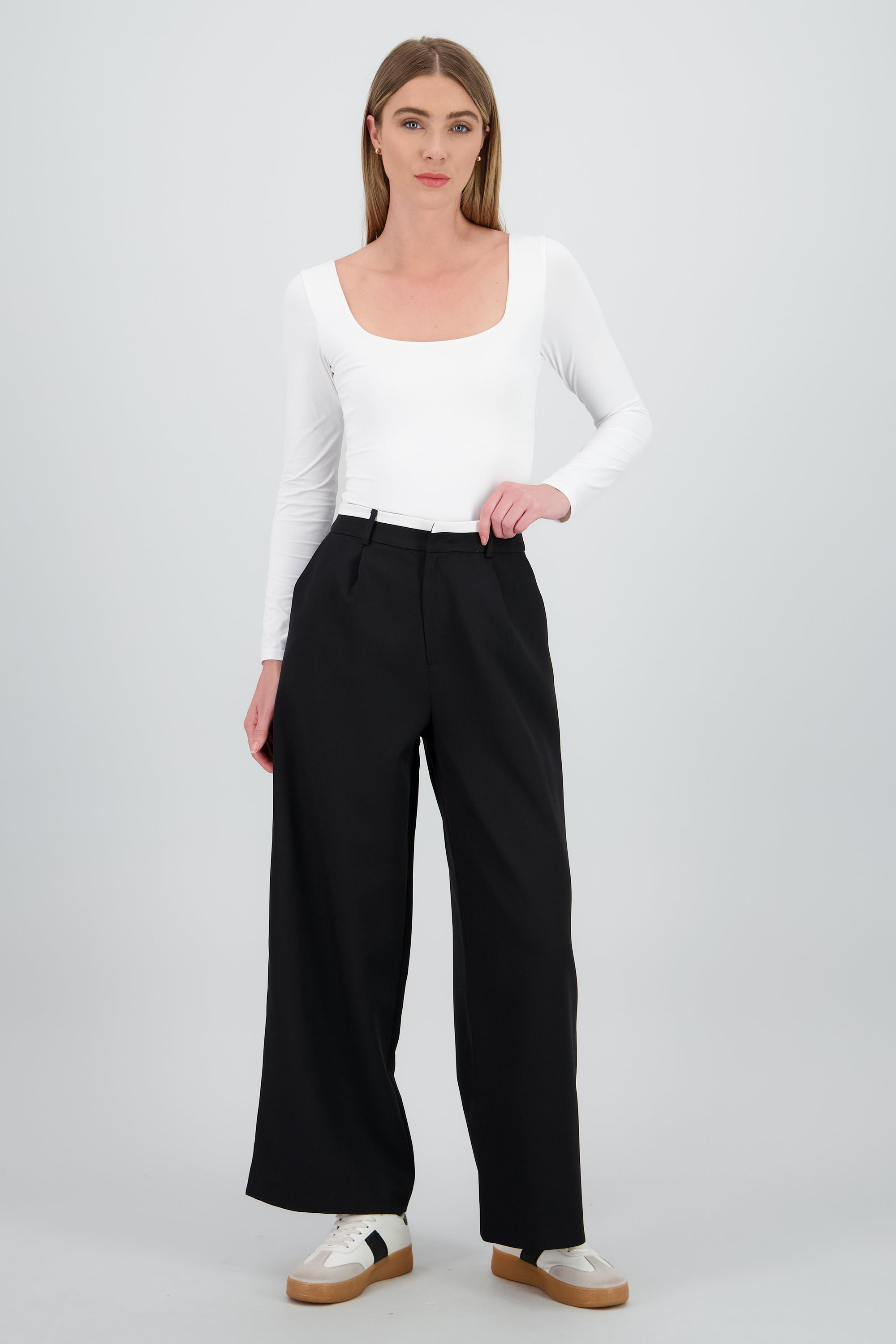 Pantalon recto detalle contraste NEGRO