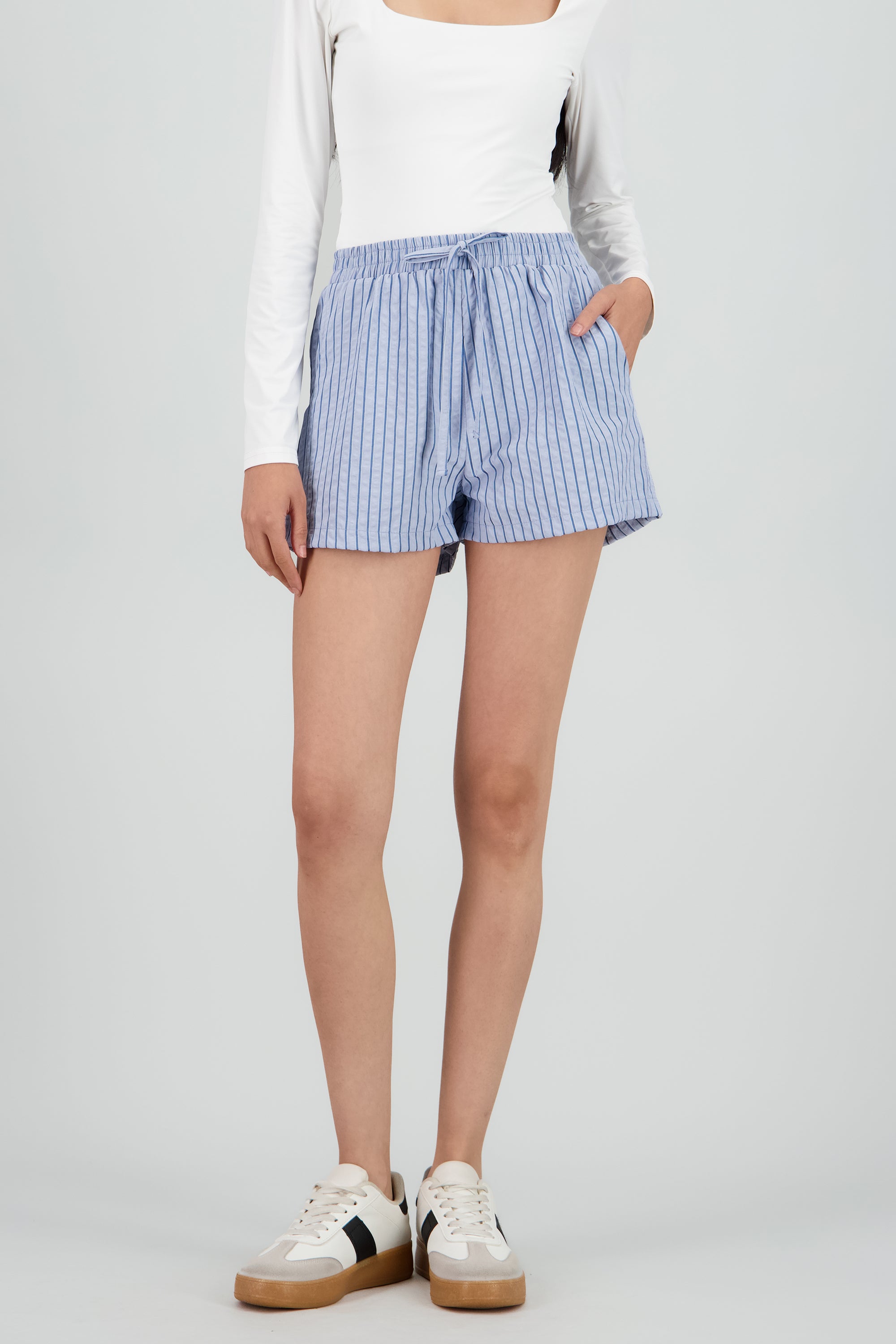 Short rayas detalle resorte AZUL COMBO