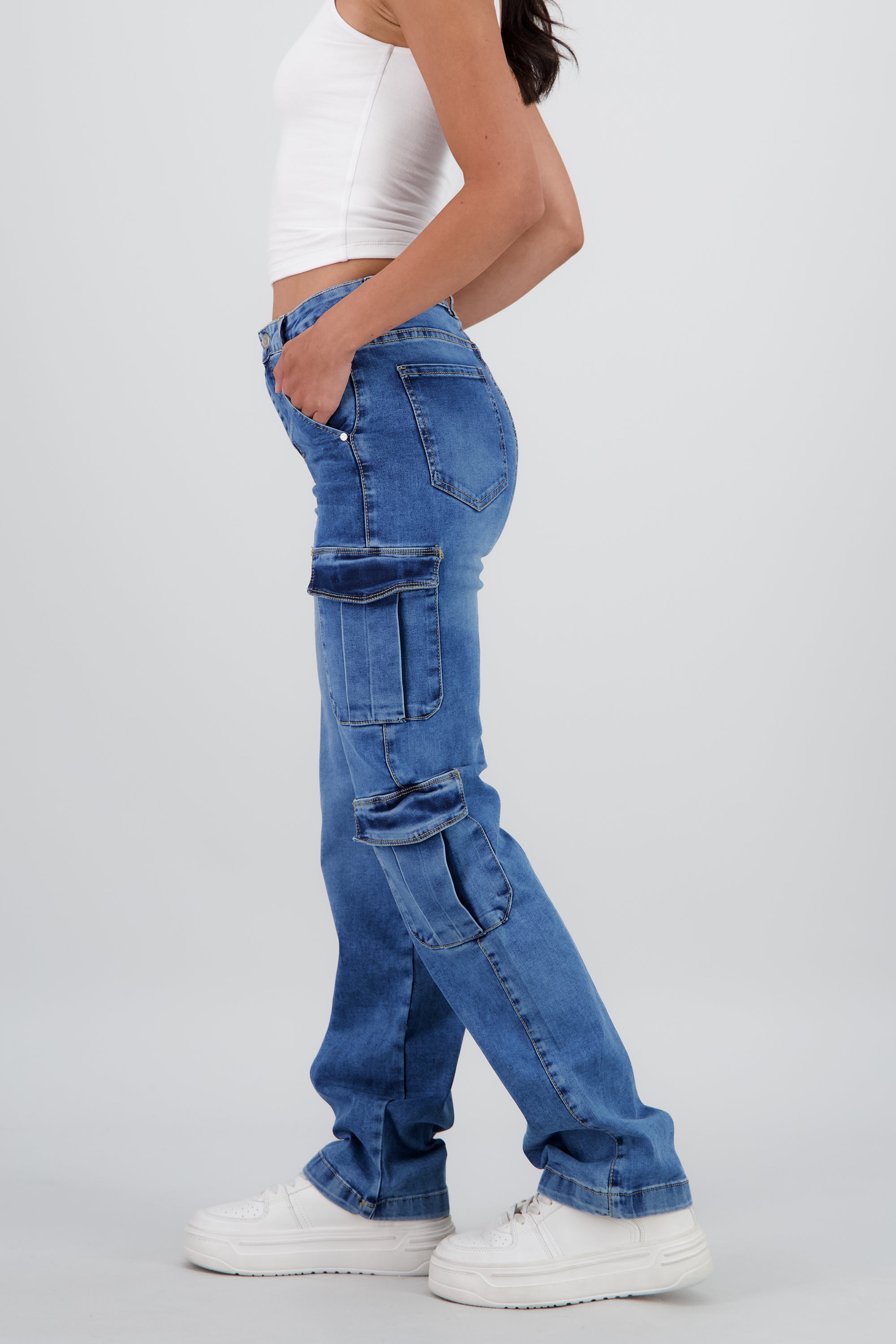 Jeans straight cargo 4 bolsas MEDIUM WASH