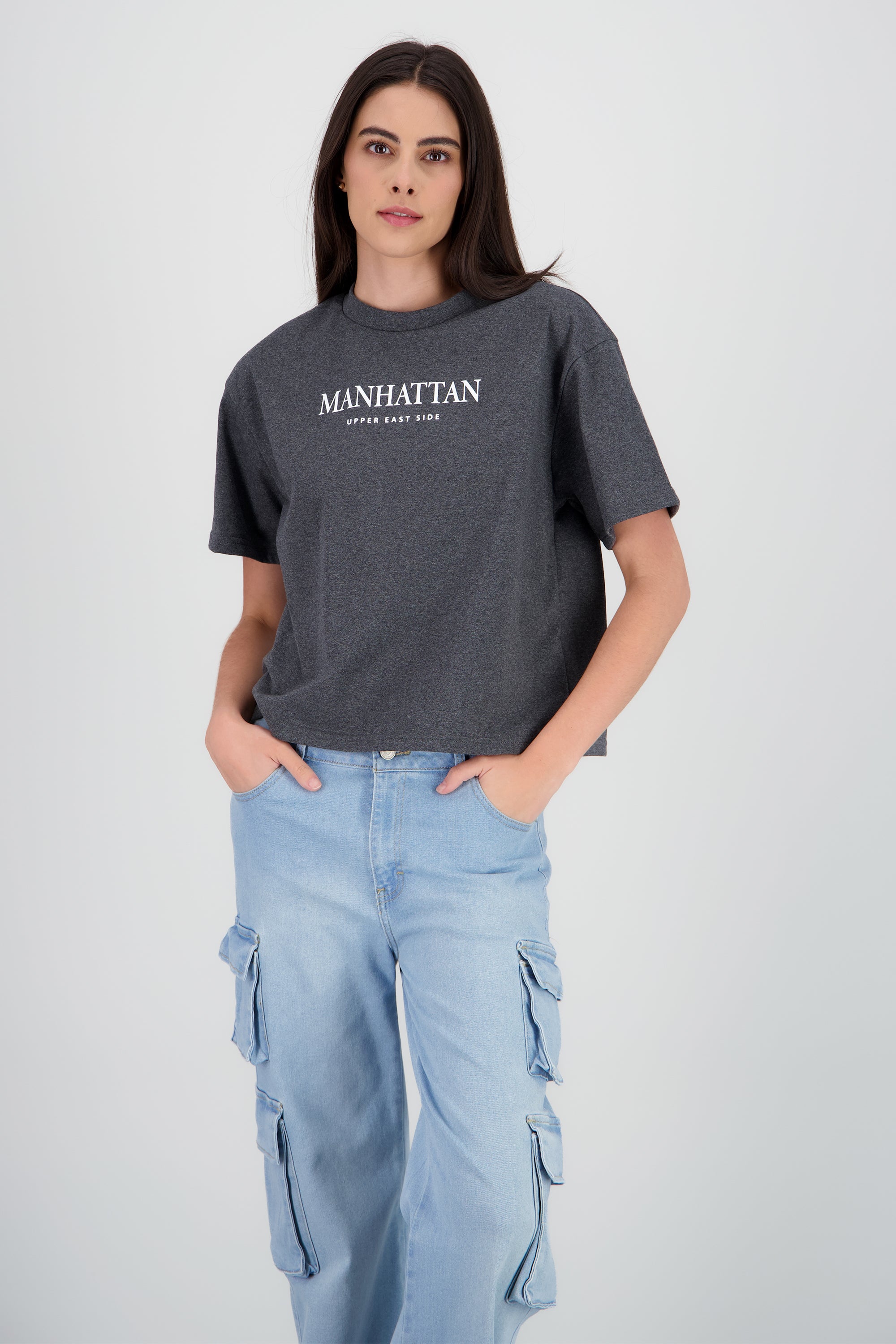 Playera oversize manga corta detalle estampado GRIS OBSCURO