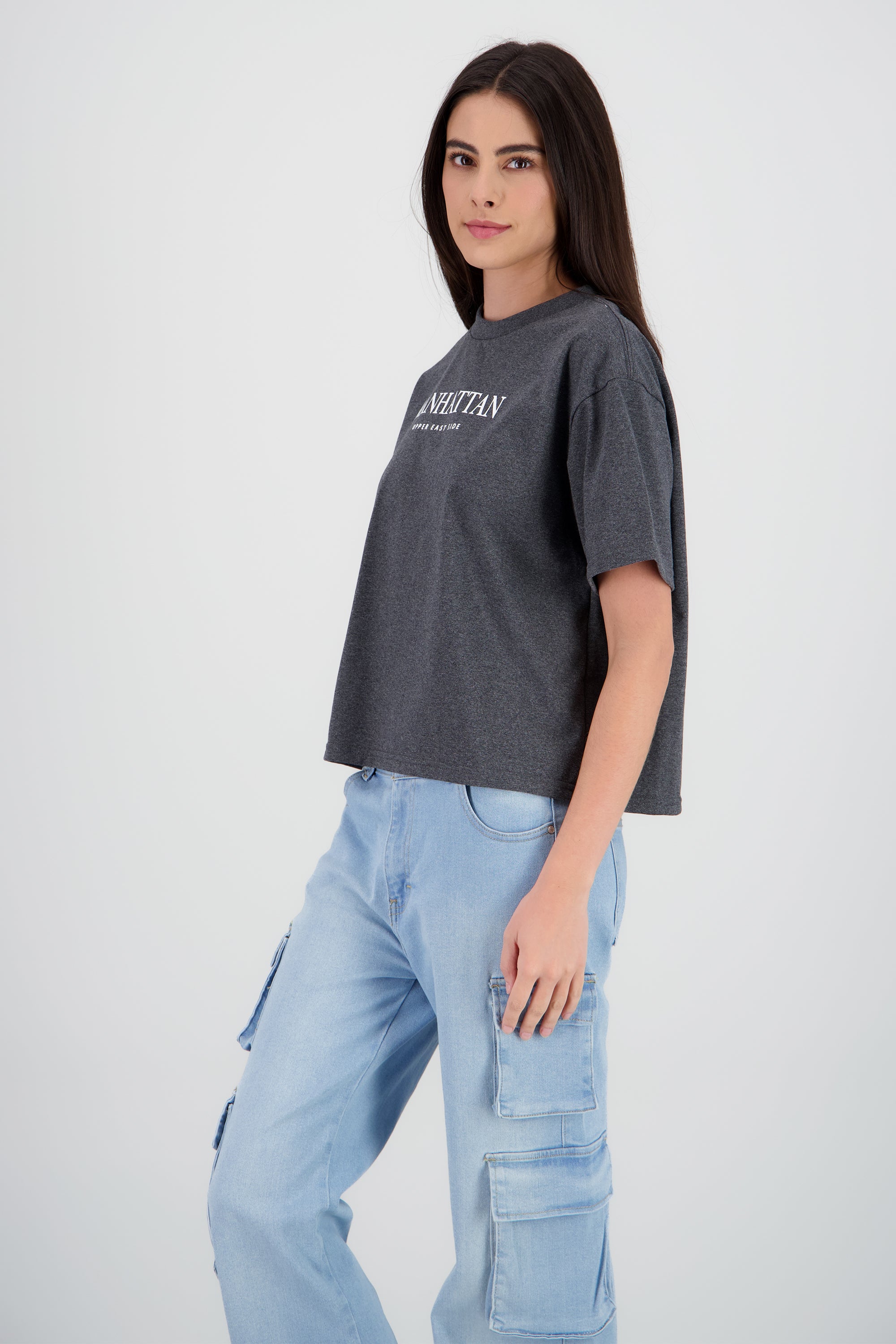 Playera oversize manga corta detalle estampado GRIS OBSCURO