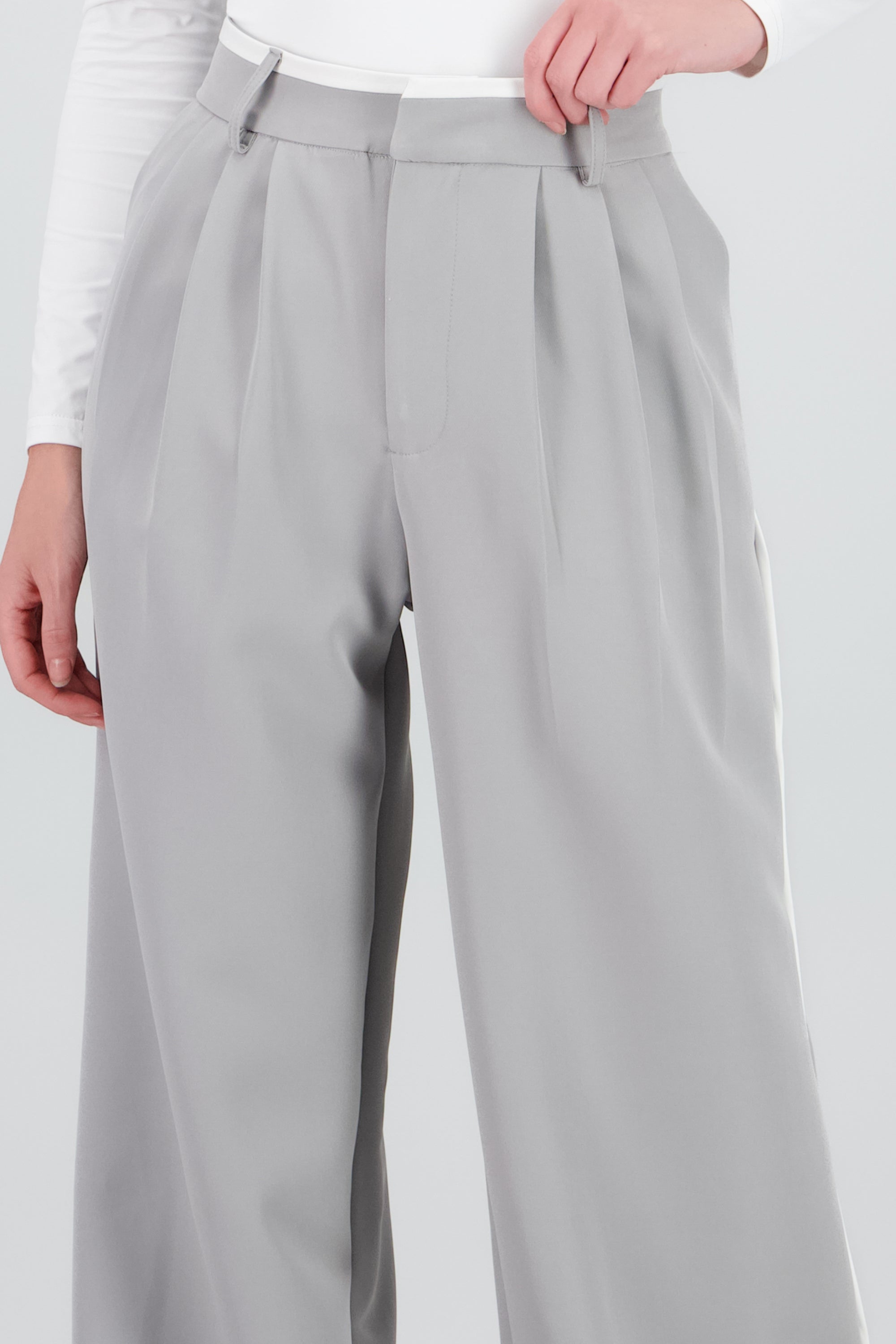 Pantalon amplio doble pretina GRIS CLARO
