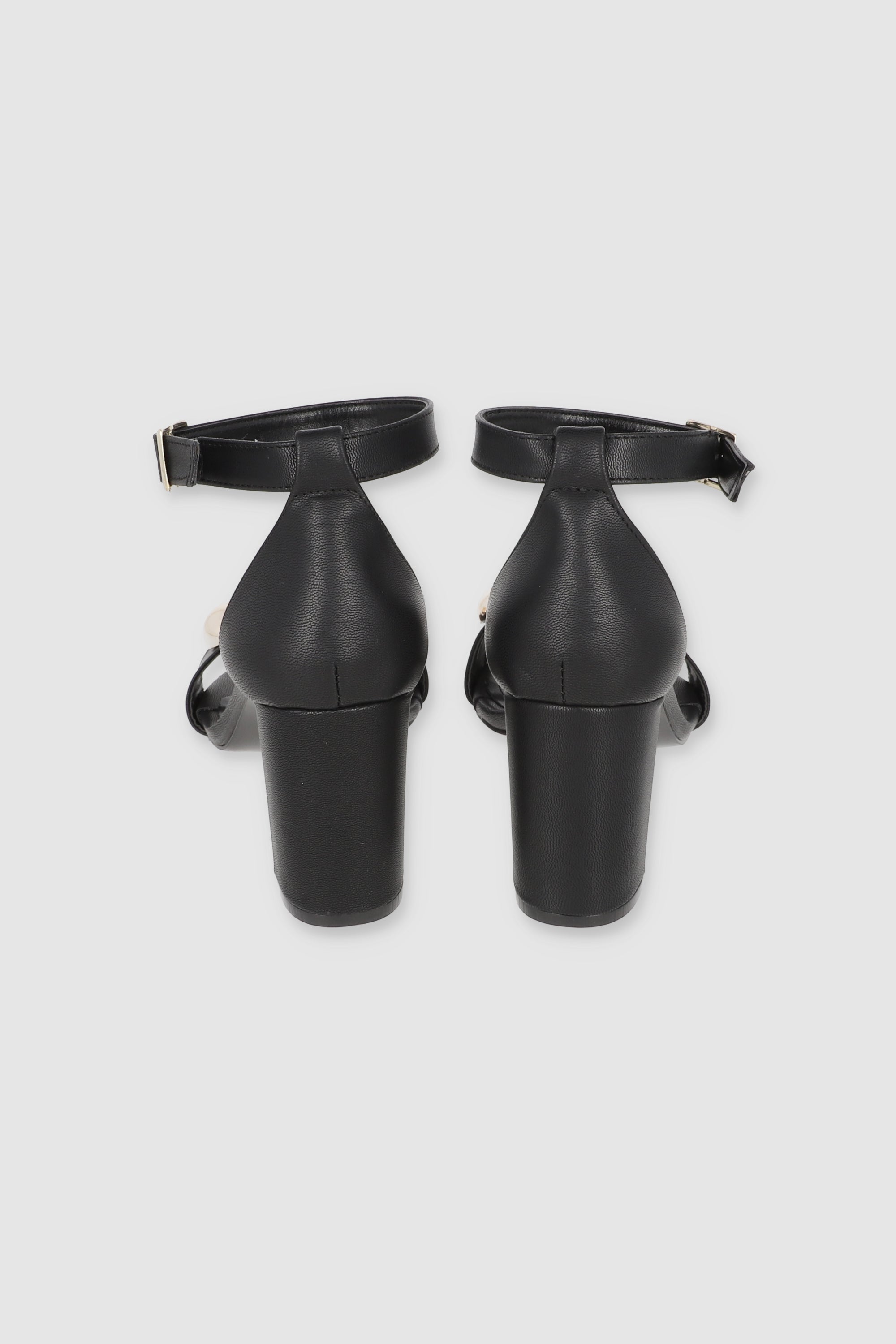 Tacon basico mega studs NEGRO