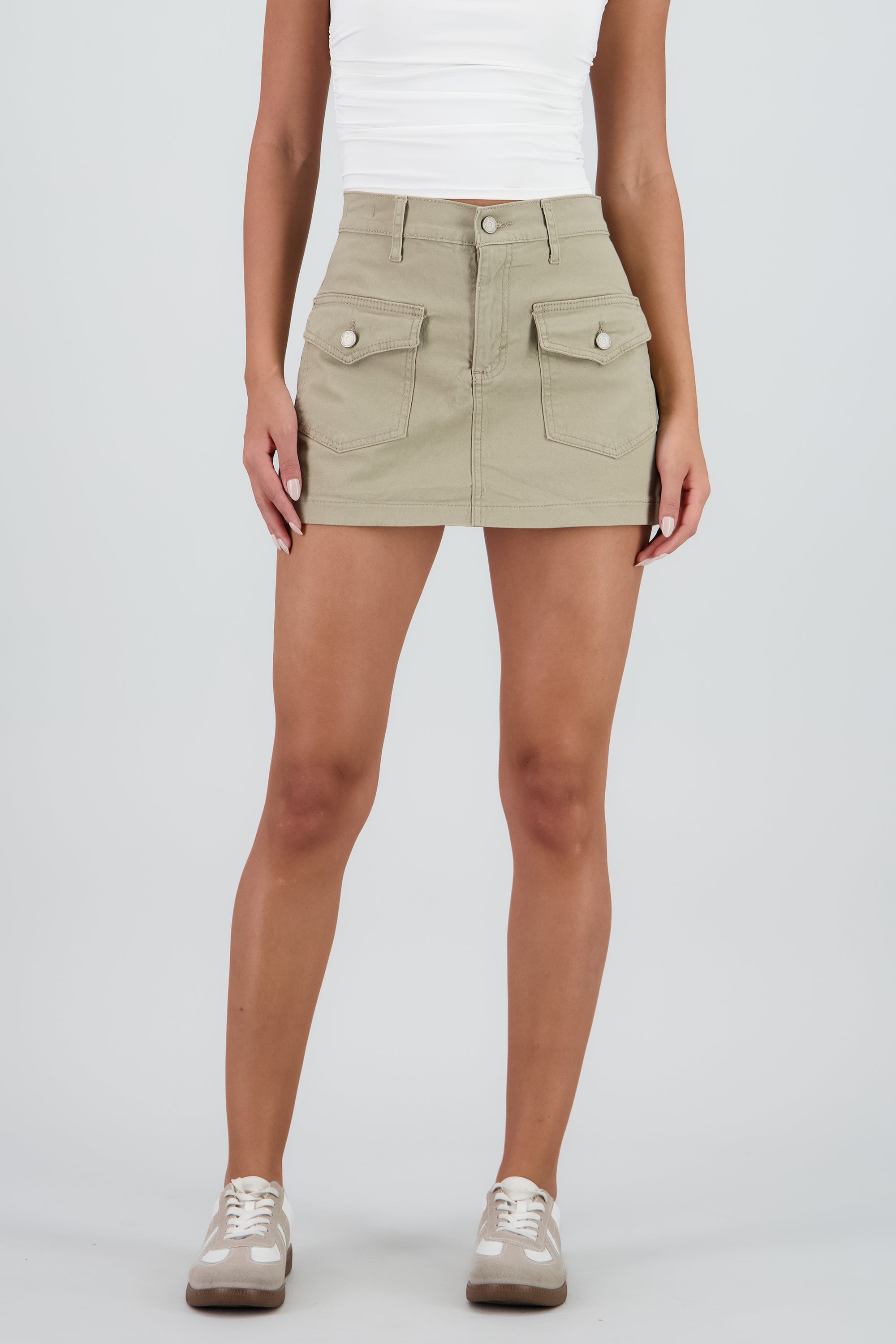 Falda short cargo 2 bolsas HUESO
