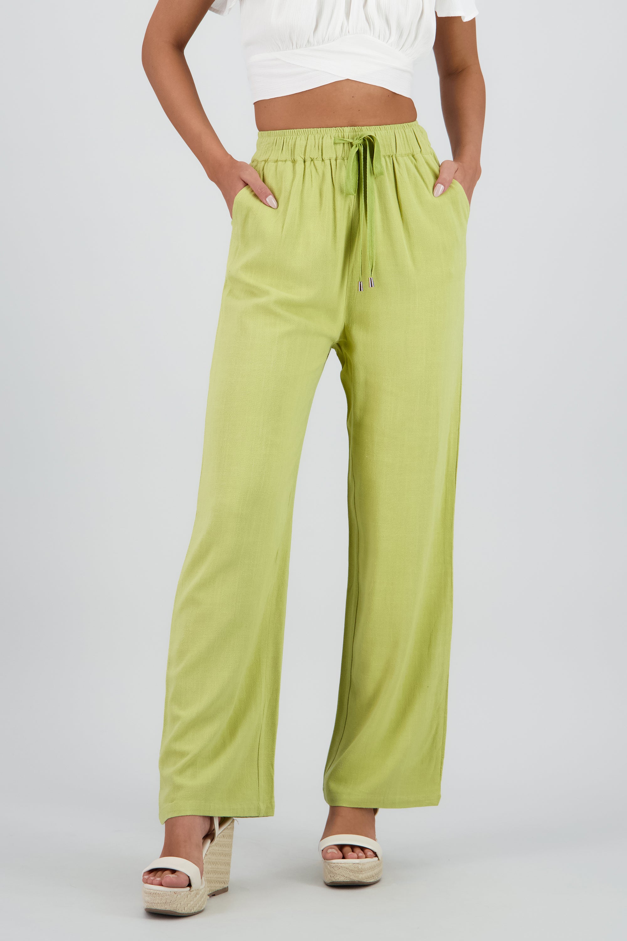 PANTALON DETALLE JARETA OLIVO