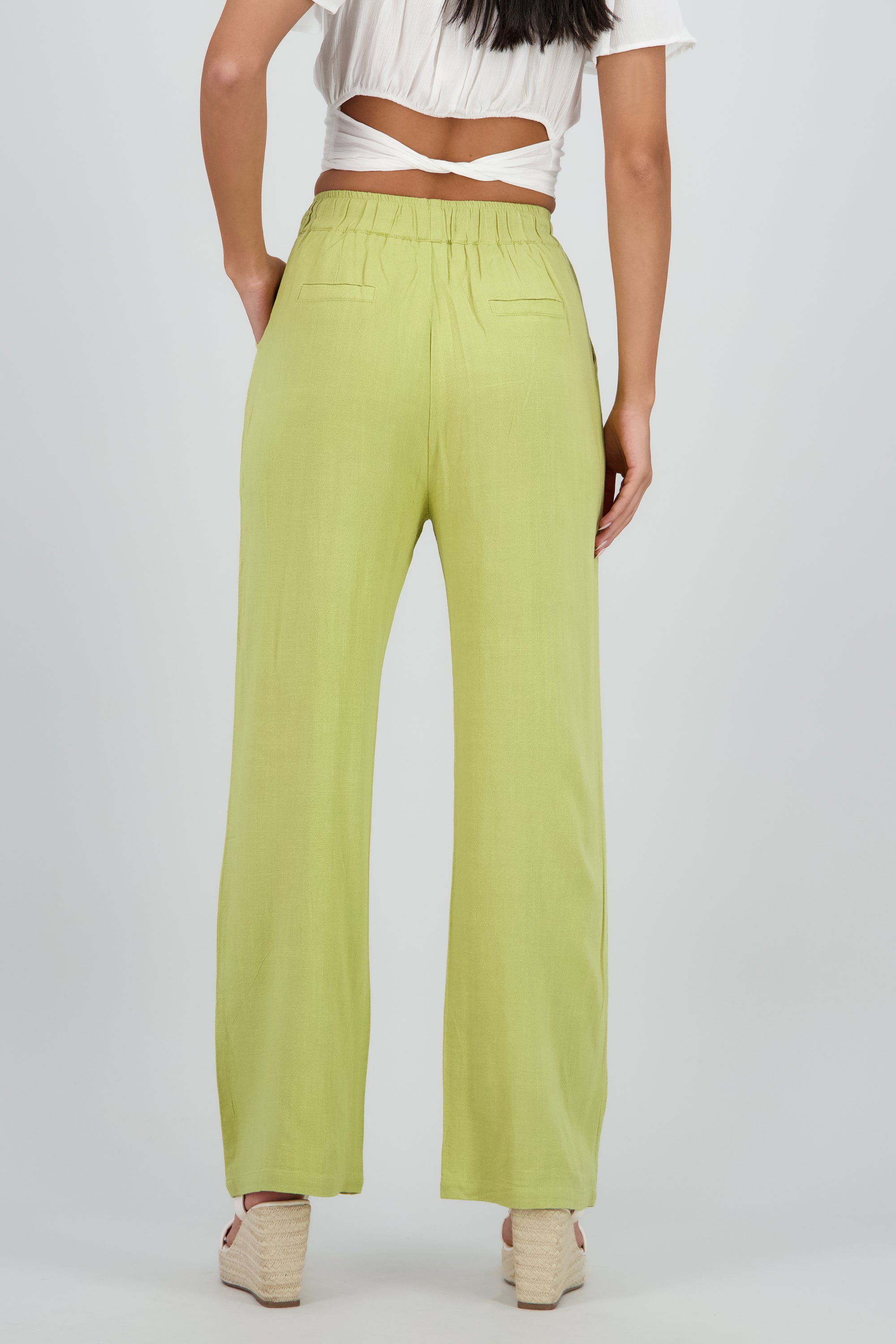 PANTALON DETALLE JARETA OLIVO