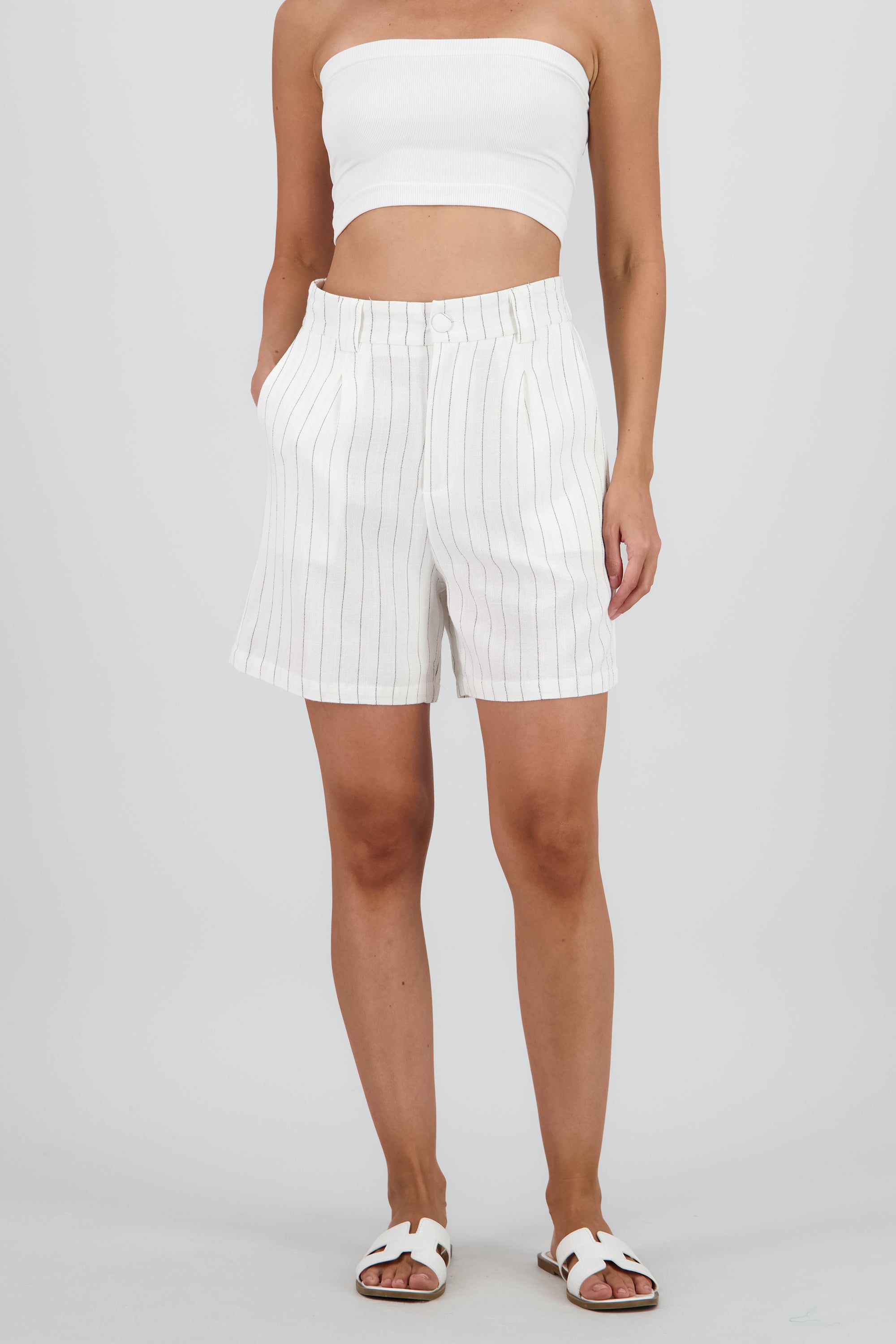 SHORTS AMPLIOS RAYAS BLANCO