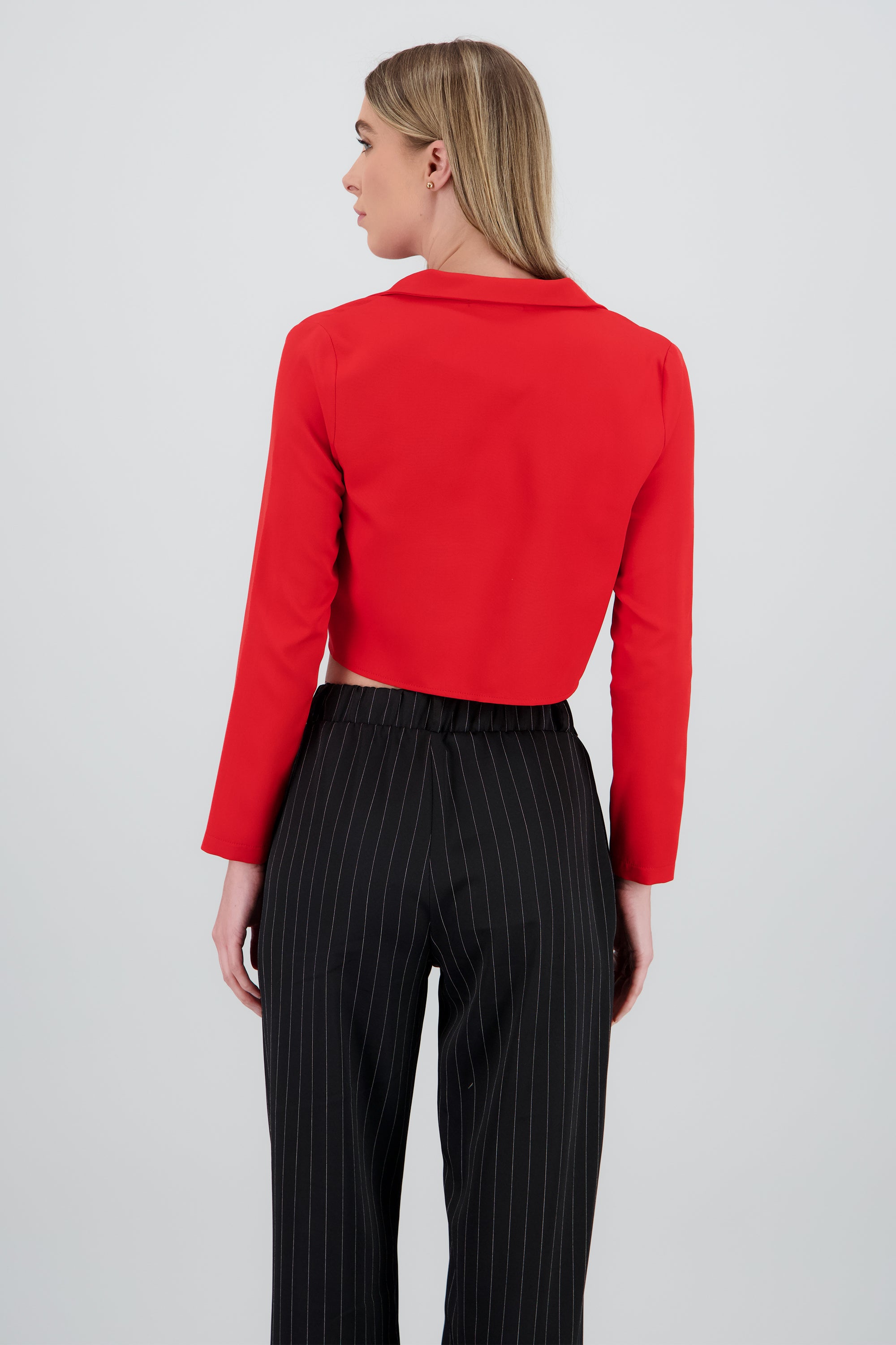 Saco crop detalle botones forrados ROJO