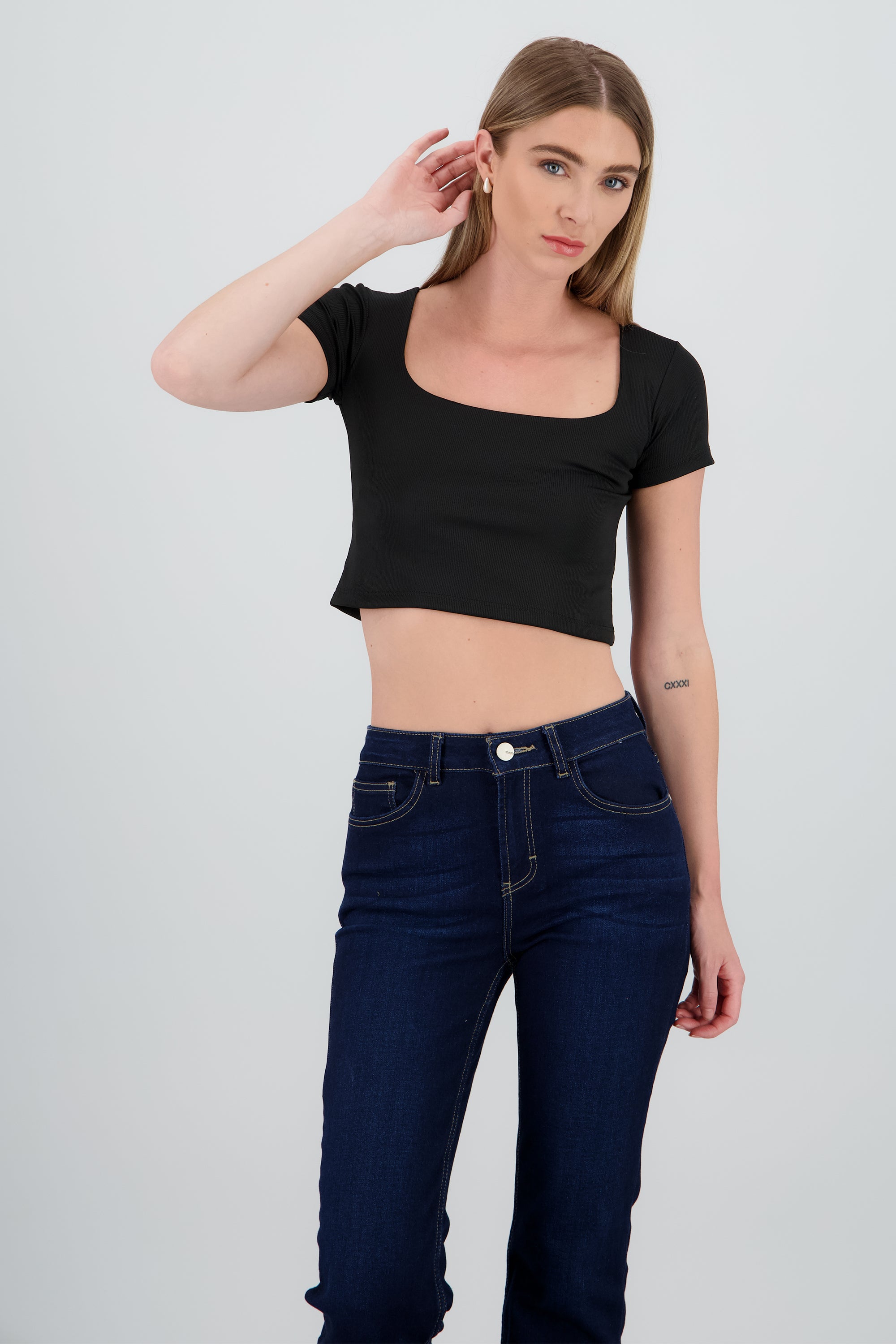 Top de escote cuadrado de rib liso NEGRO
