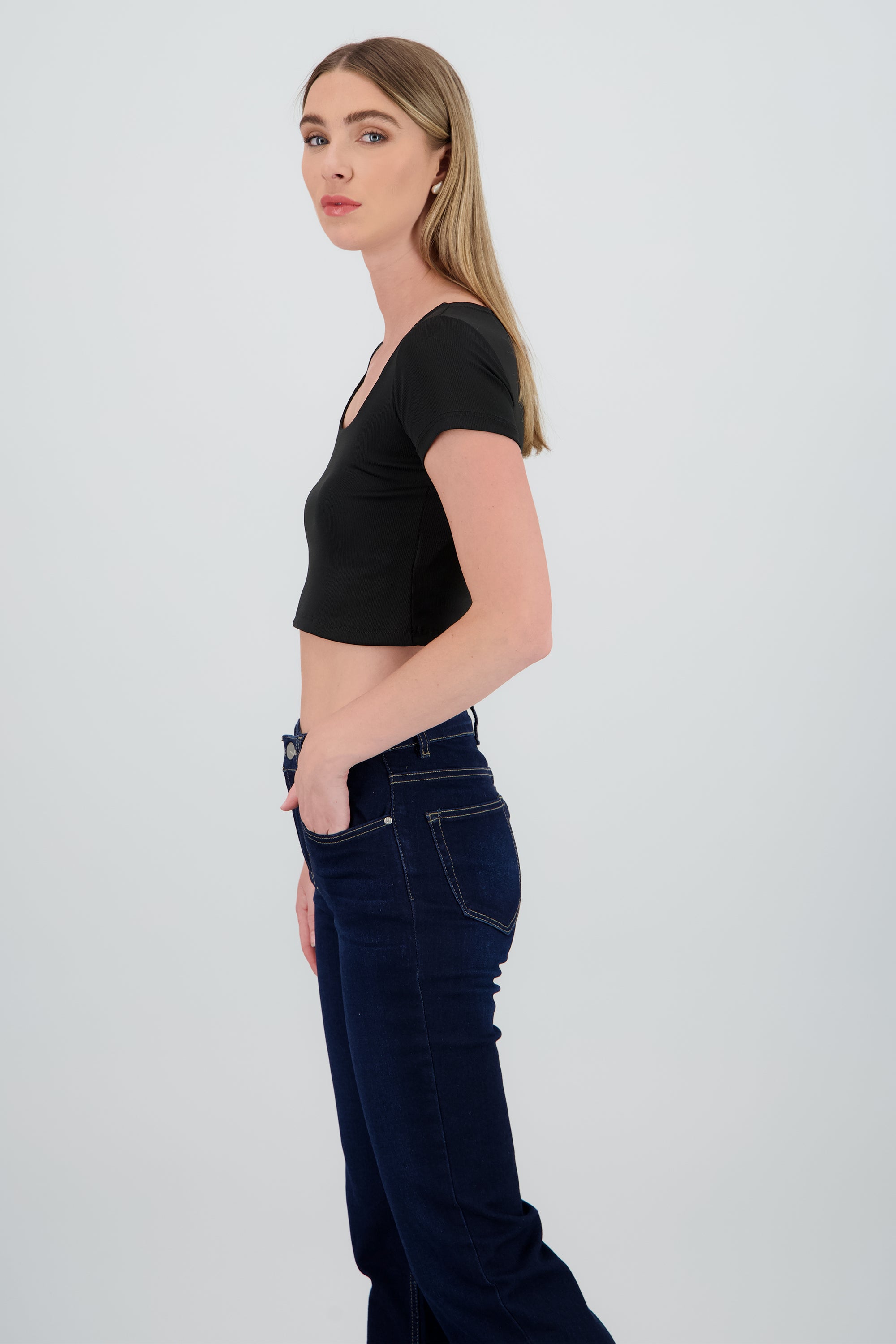 Top de escote cuadrado de rib liso NEGRO