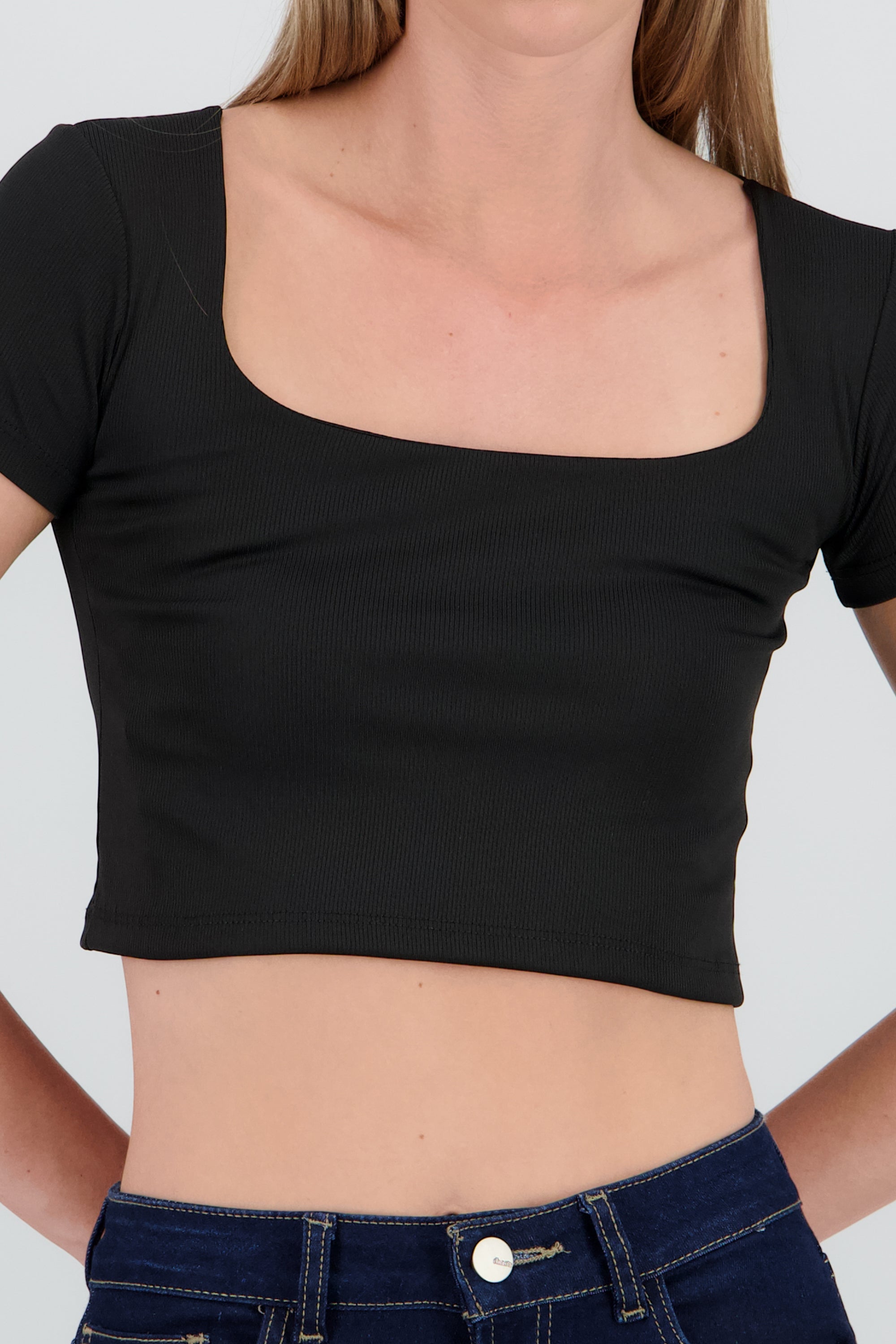 Top de escote cuadrado de rib liso NEGRO