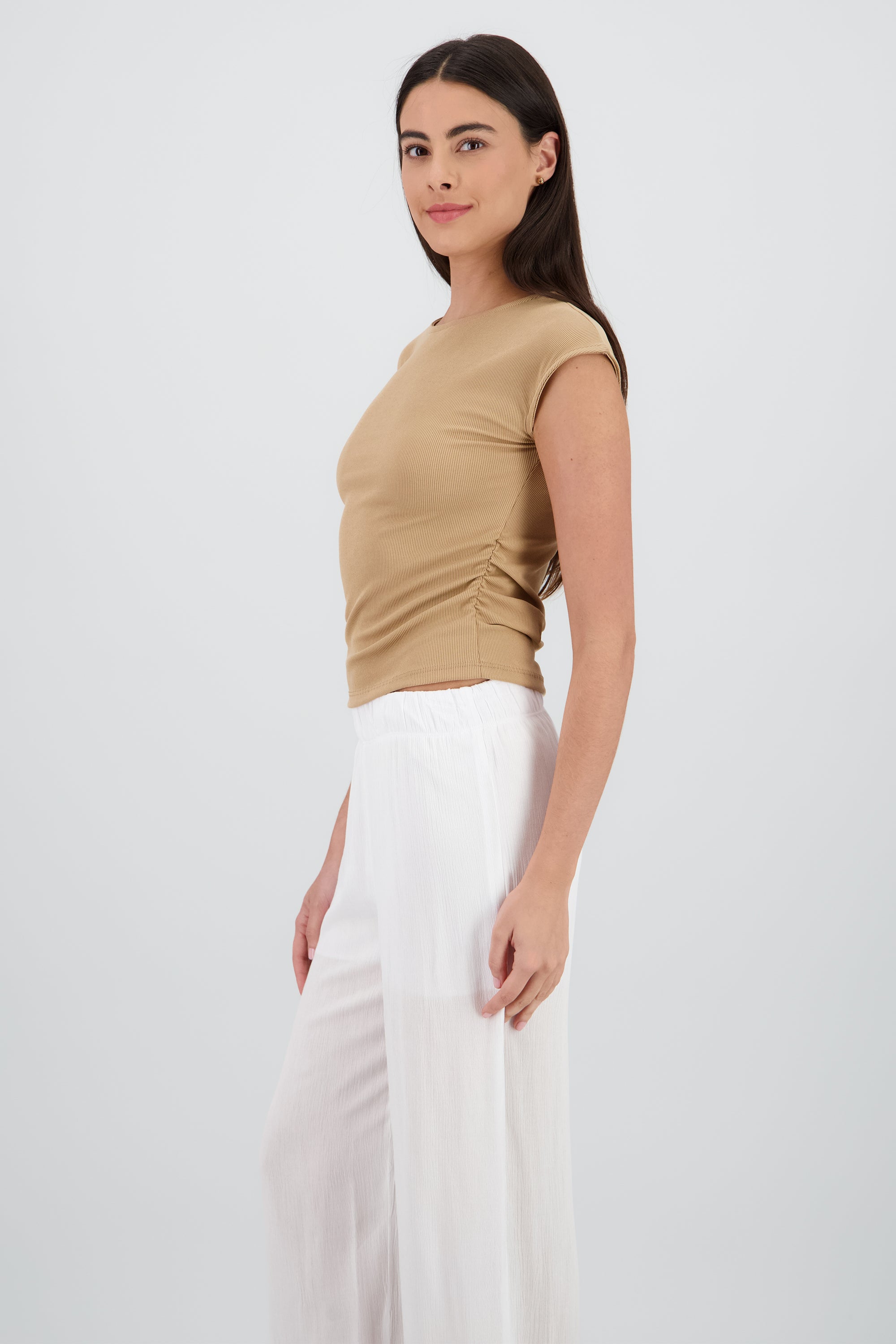 Top cuello alto sin mangas de rib TAUPE